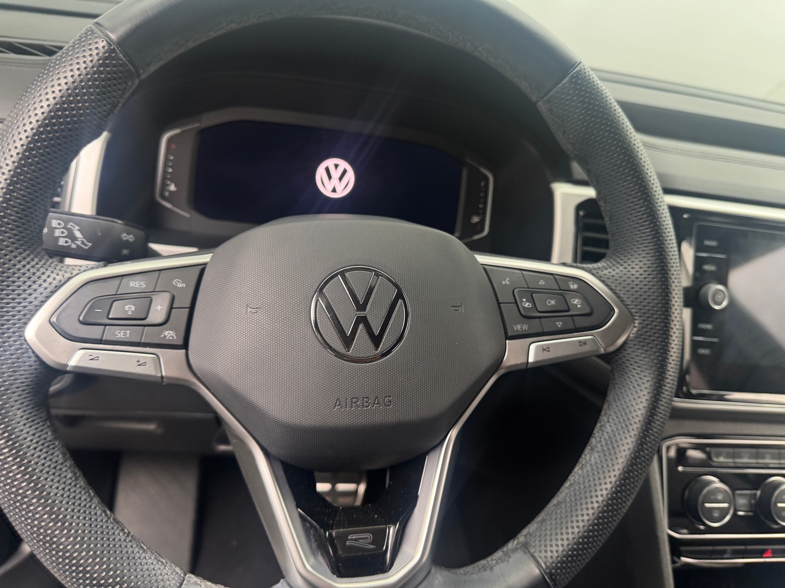 Thumbnail: 2023 Volkswagen Atlas - 4