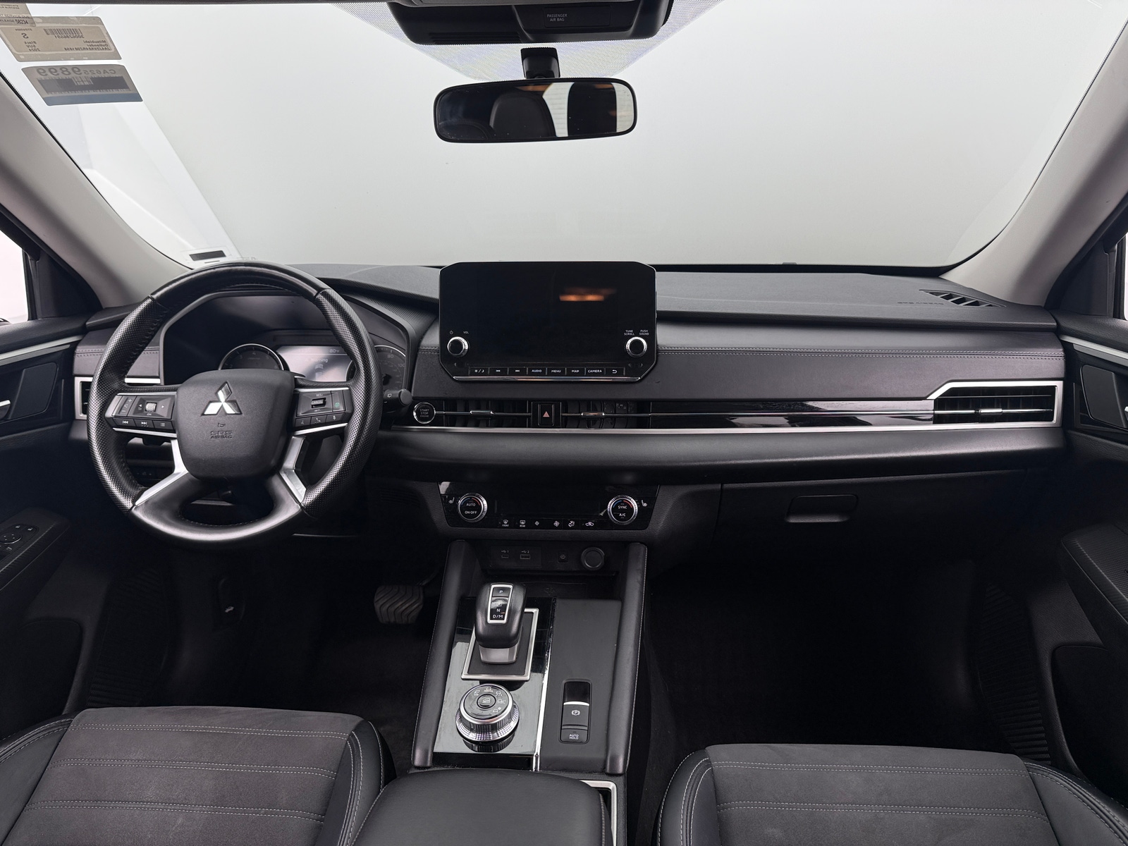 Thumbnail: 2024 Mitsubishi Outlander - 2