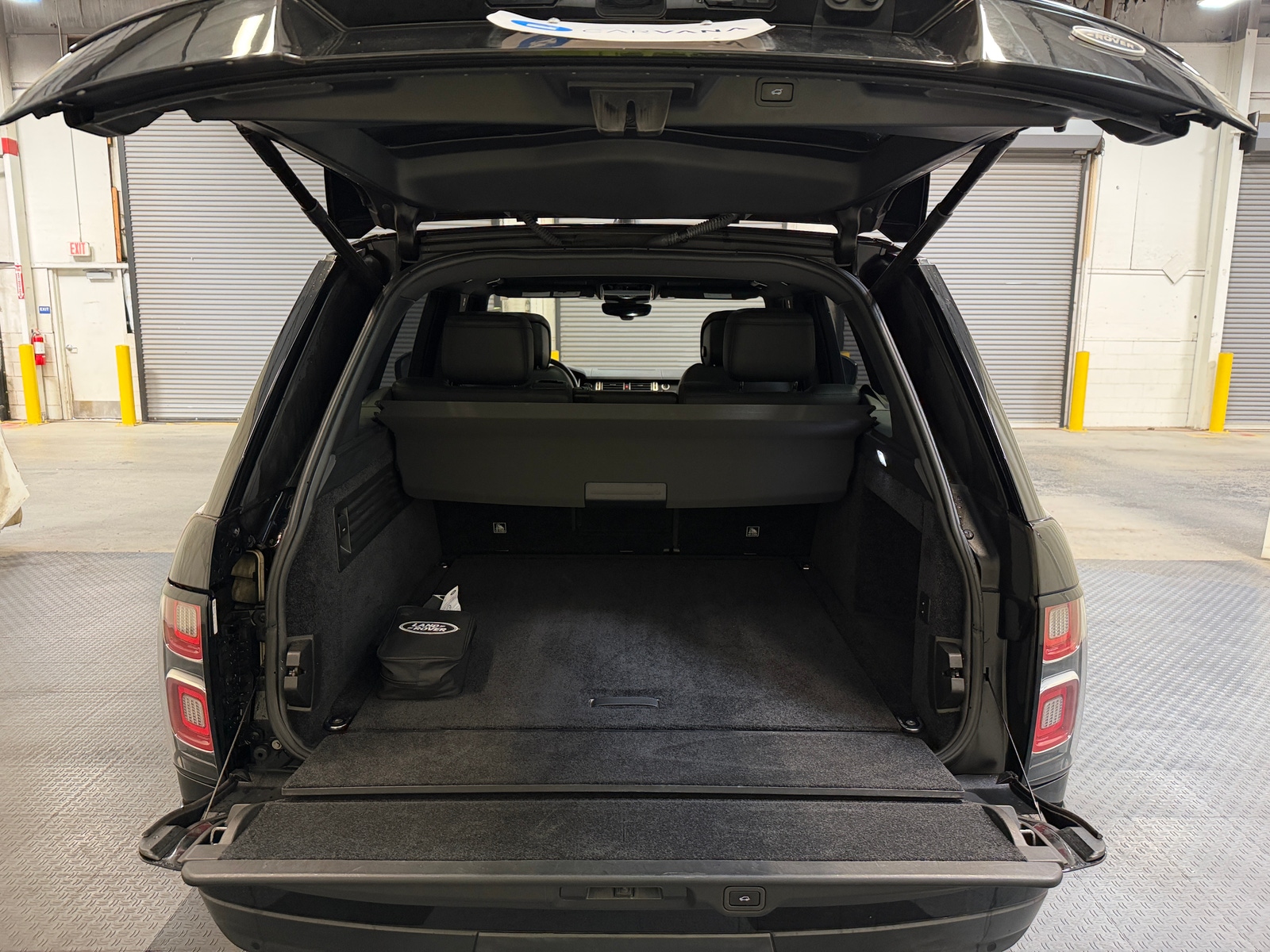 Thumbnail: 2020 Land Rover Range Rover - 6