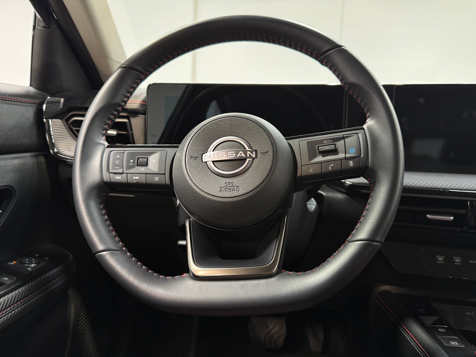 Thumbnail: 2025 Nissan Kicks - 4