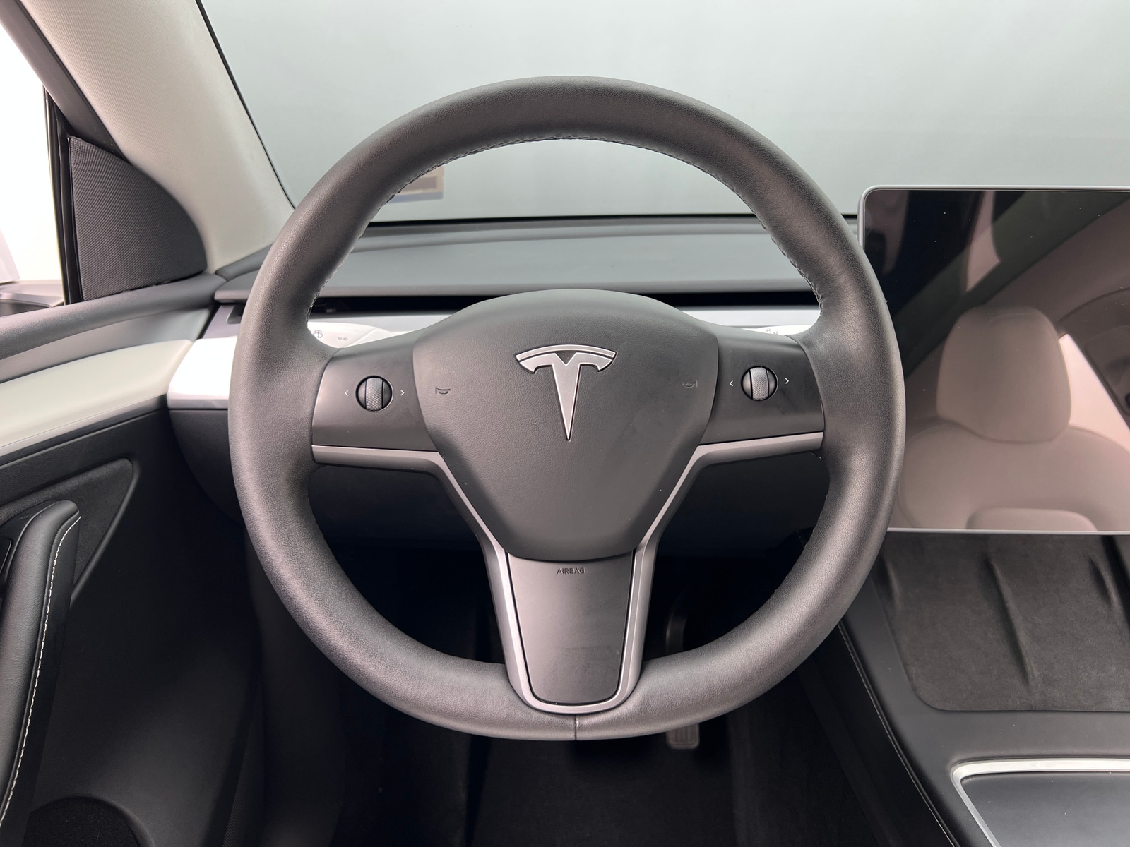 Thumbnail: 2023 Tesla Model Y - 4