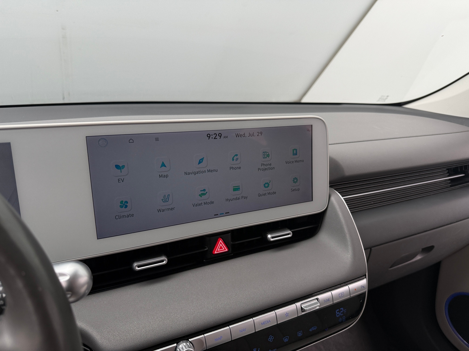 Thumbnail: 2023 Hyundai Ioniq 5 - 3