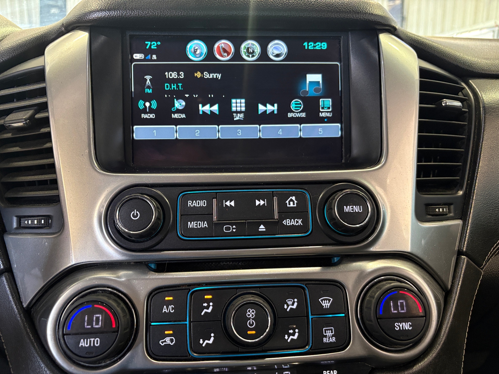 Thumbnail: 2019 Chevrolet Tahoe - 4