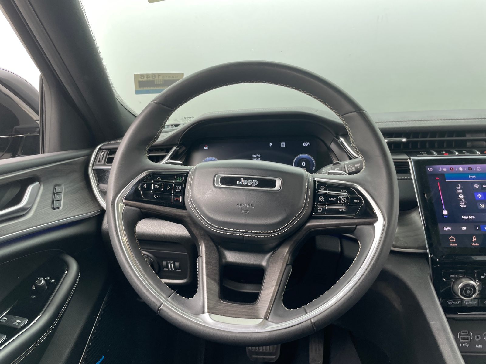 Thumbnail: 2023 Jeep Grand Cherokee L - 4