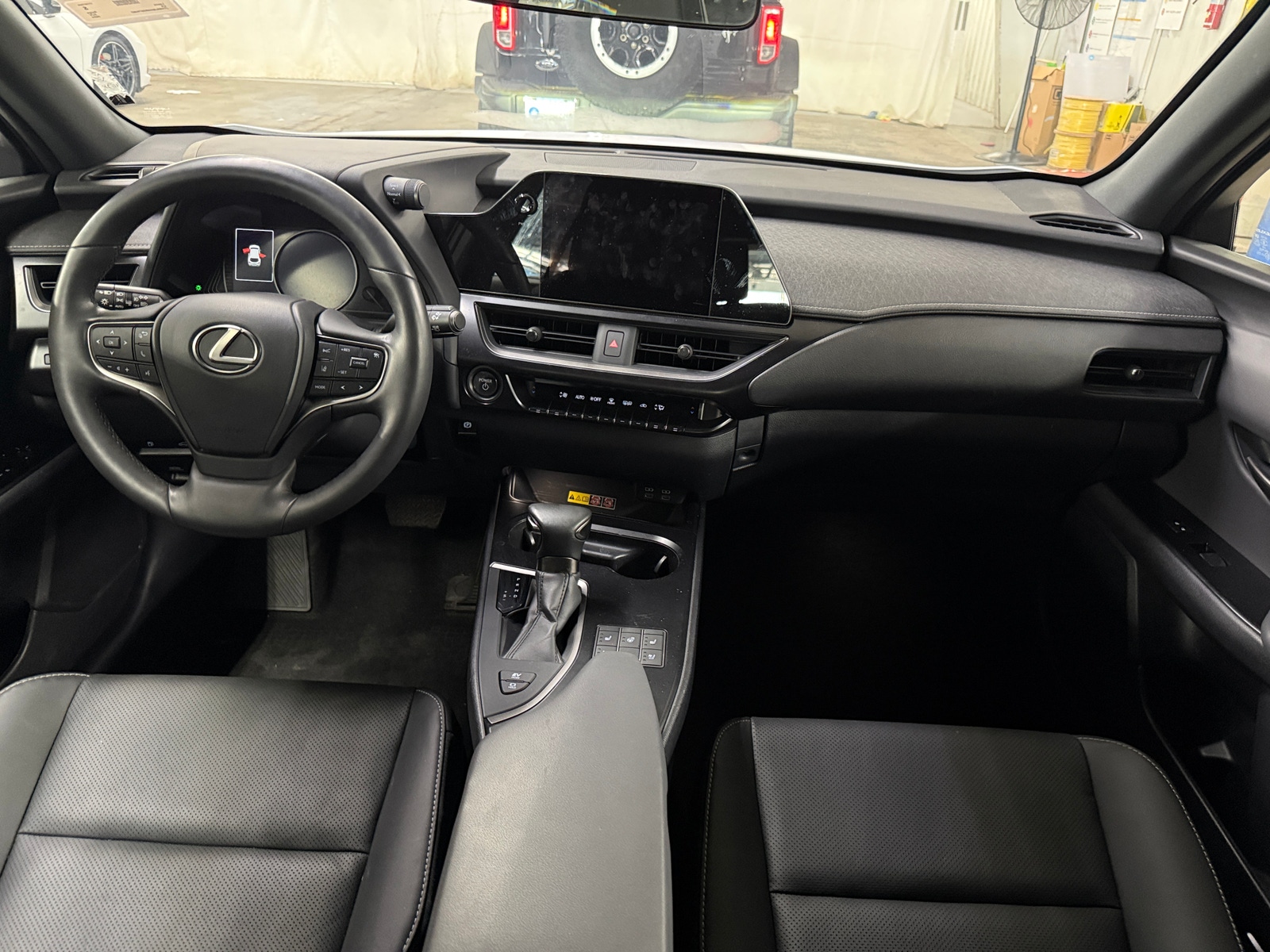Thumbnail: 2024 Lexus UX - 2