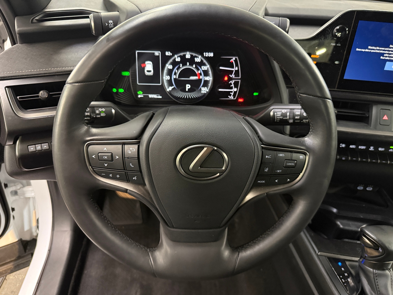 Thumbnail: 2024 Lexus UX - 4