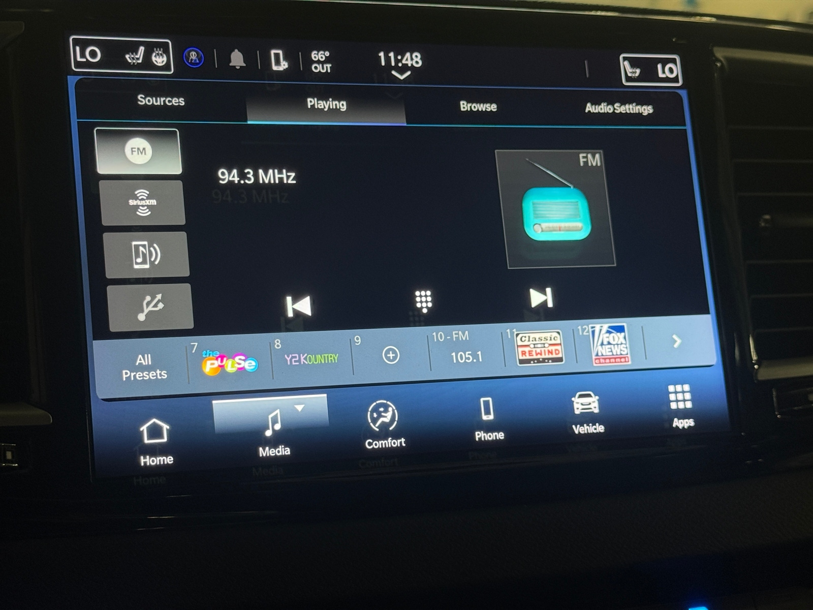 Thumbnail: 2024 Chrysler Pacifica - 3