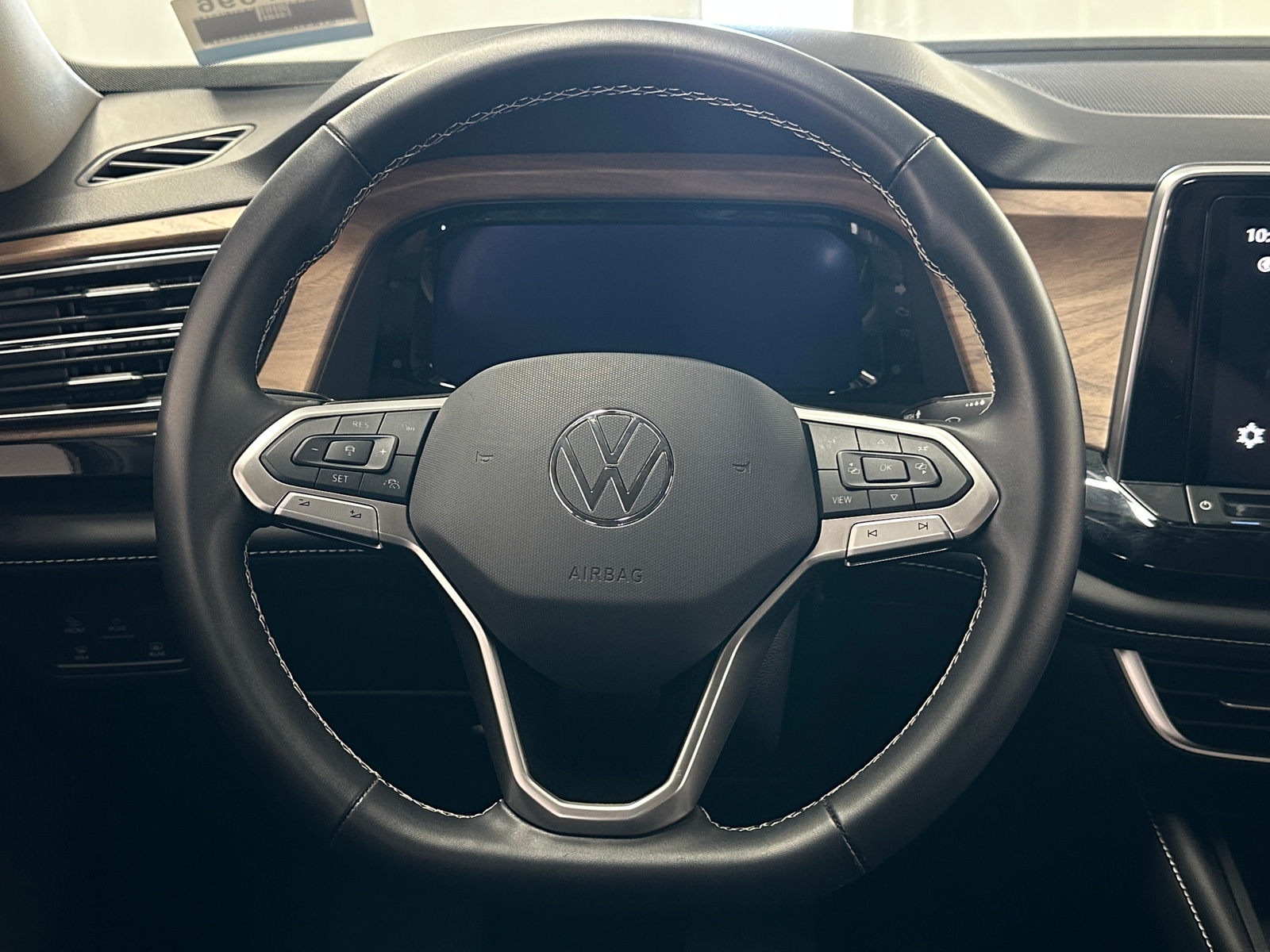 Thumbnail: 2026 Volkswagen Atlas - 4