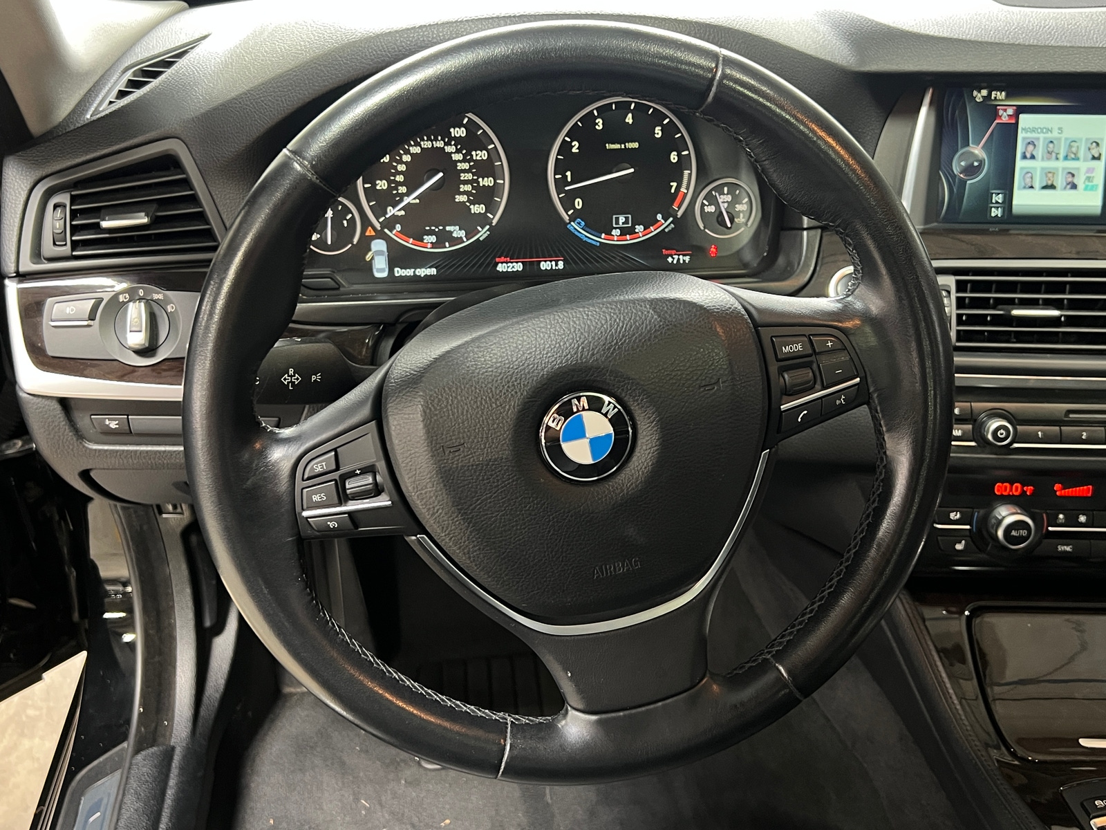 Thumbnail: 2014 BMW 5 Series - 5