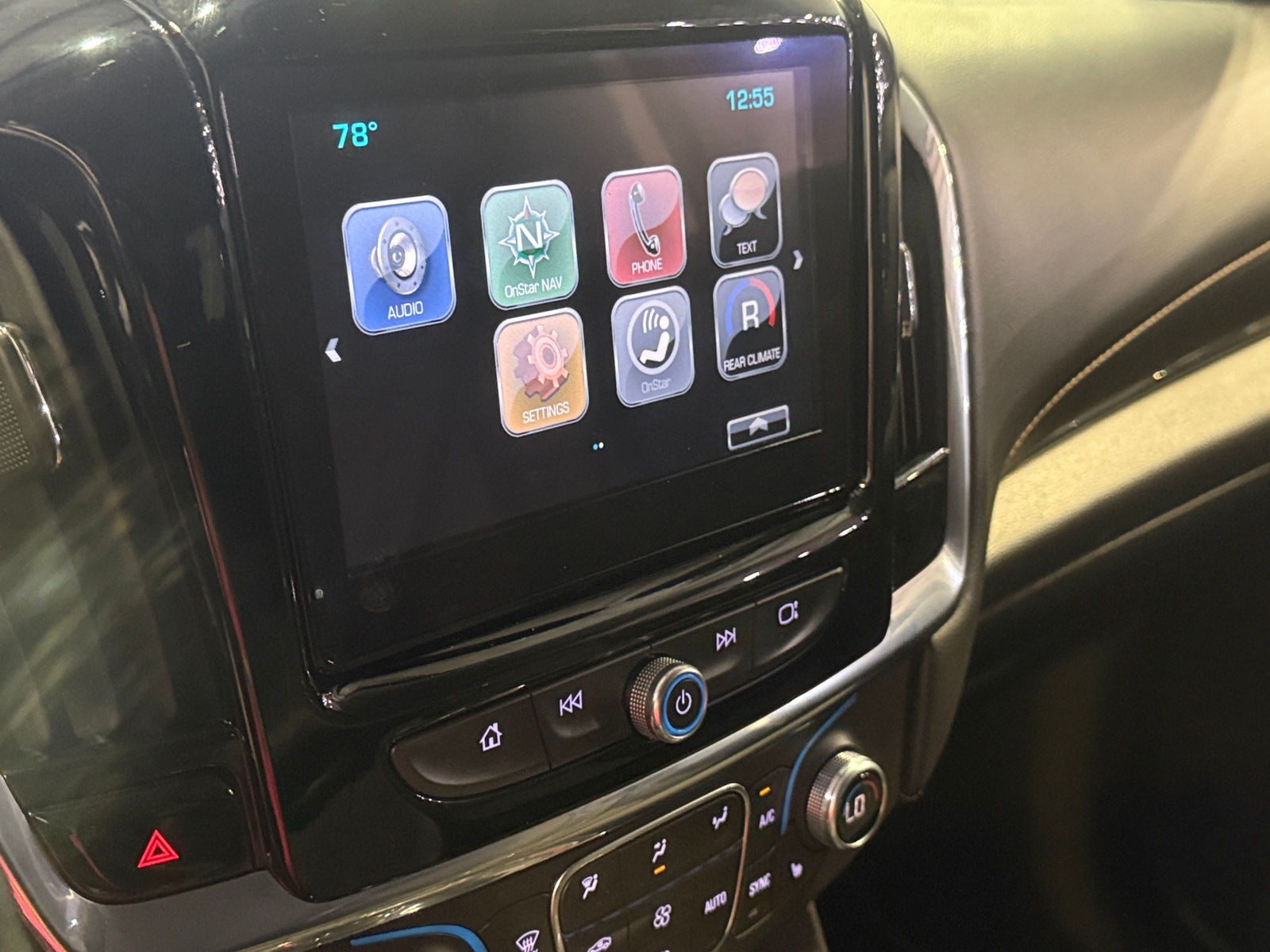 Thumbnail: 2018 Chevrolet Traverse - 4