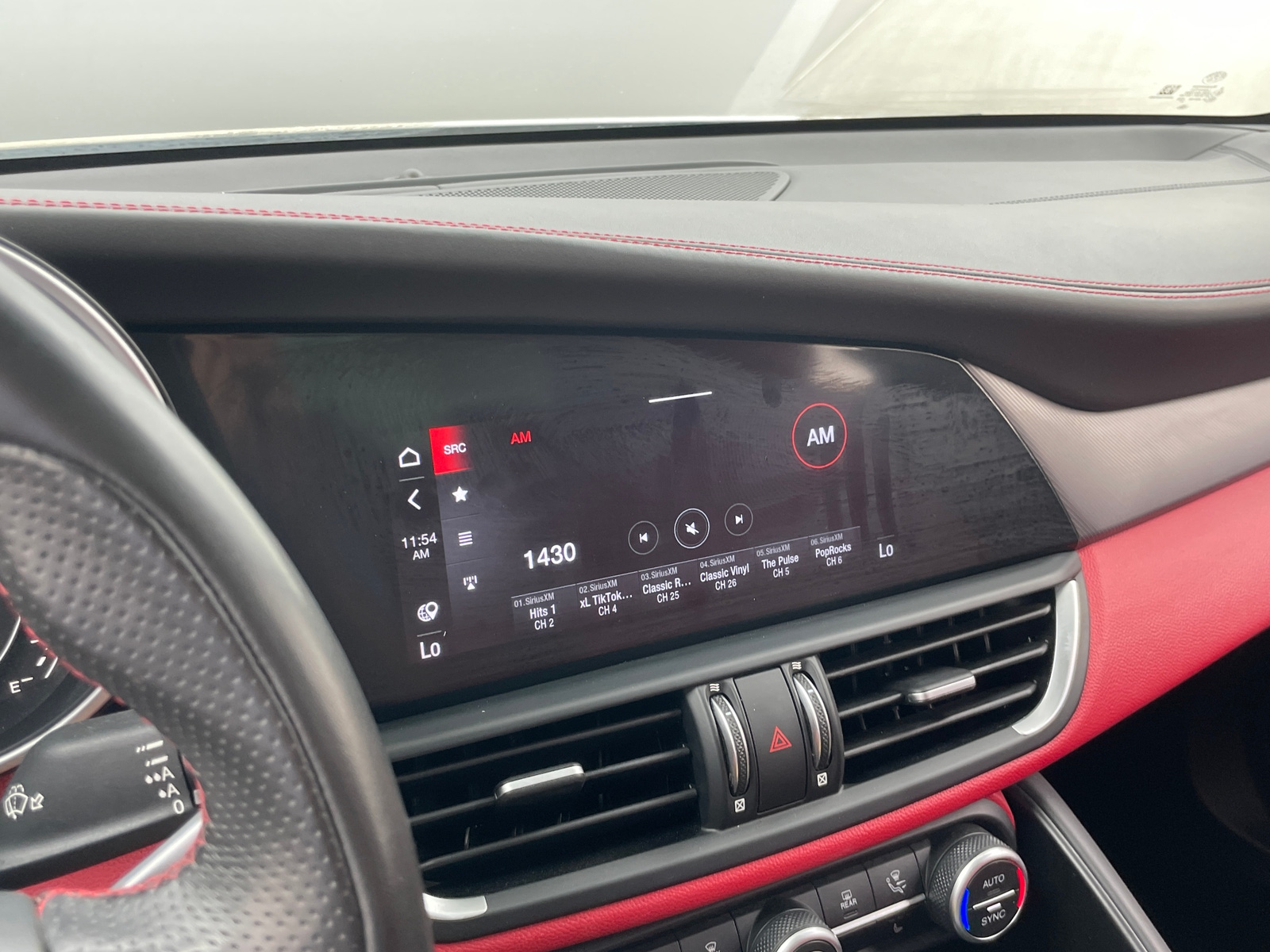 Thumbnail: 2020 Alfa Romeo Giulia - 3