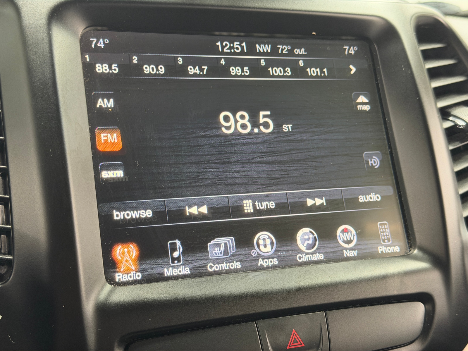 Thumbnail: 2017 Jeep Cherokee - 3
