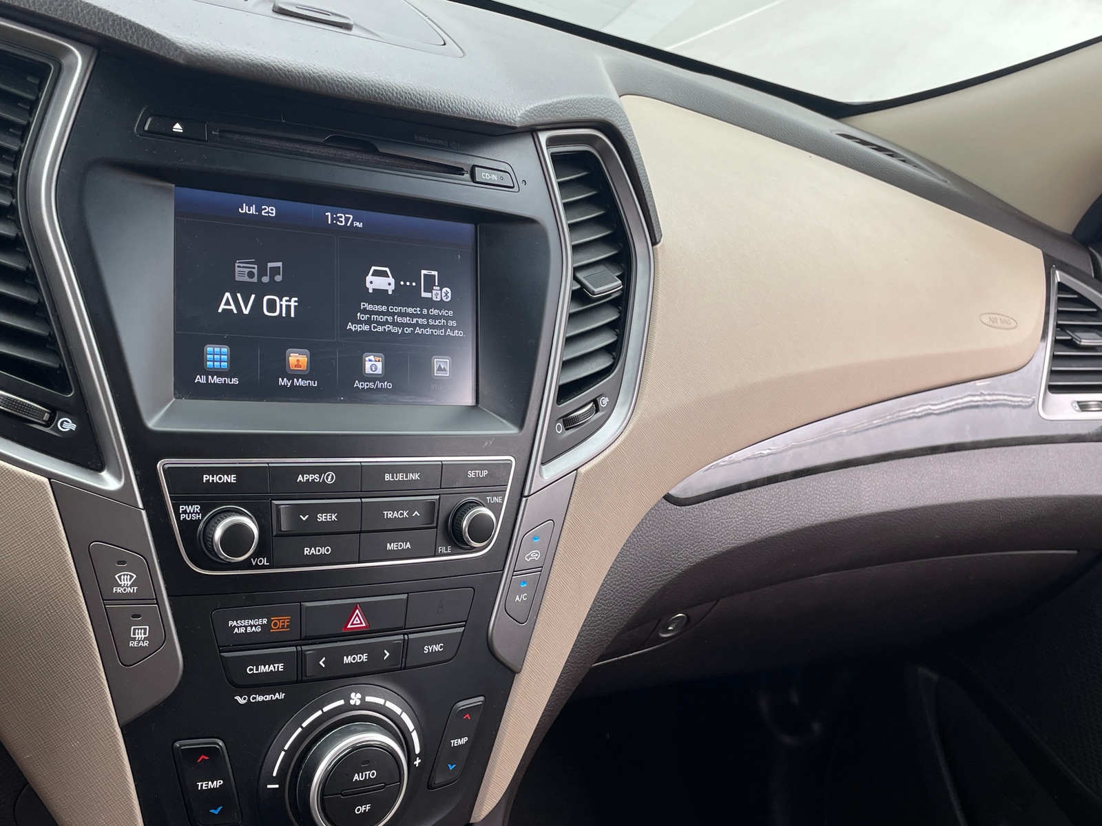 Thumbnail: 2017 Hyundai Santa Fe - 4