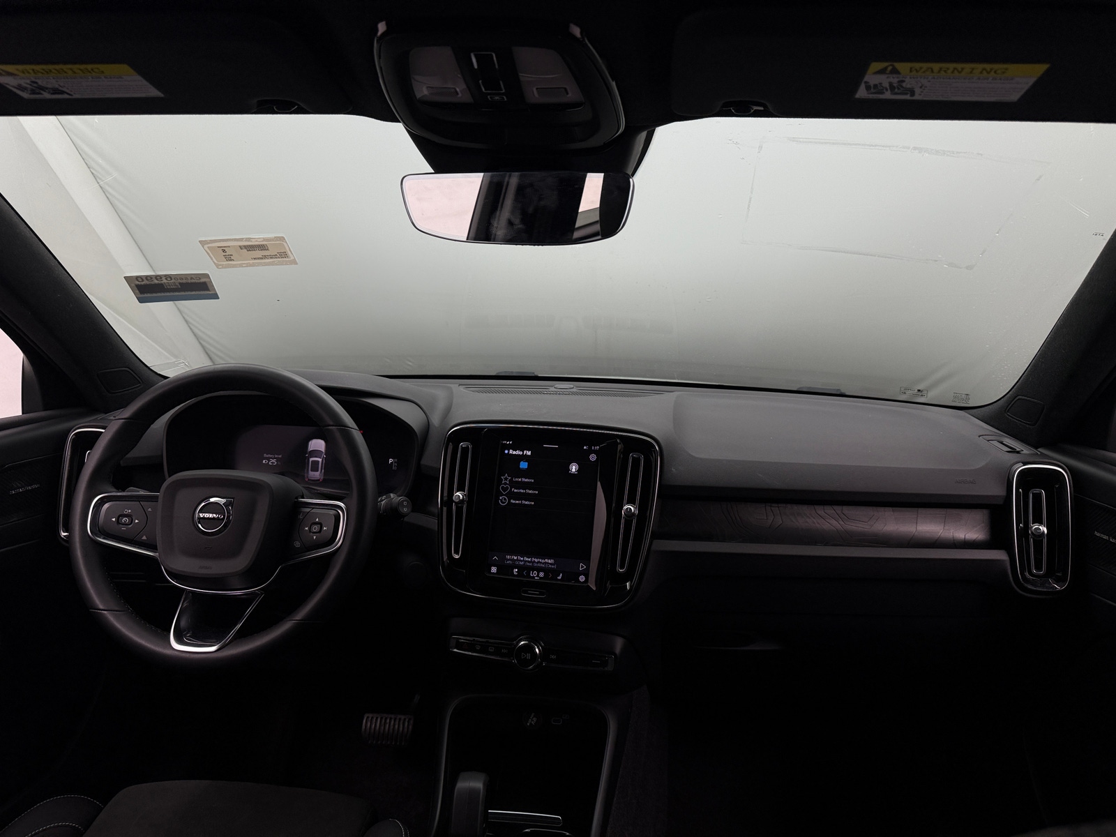 Thumbnail: 2023 Volvo XC40 - 2