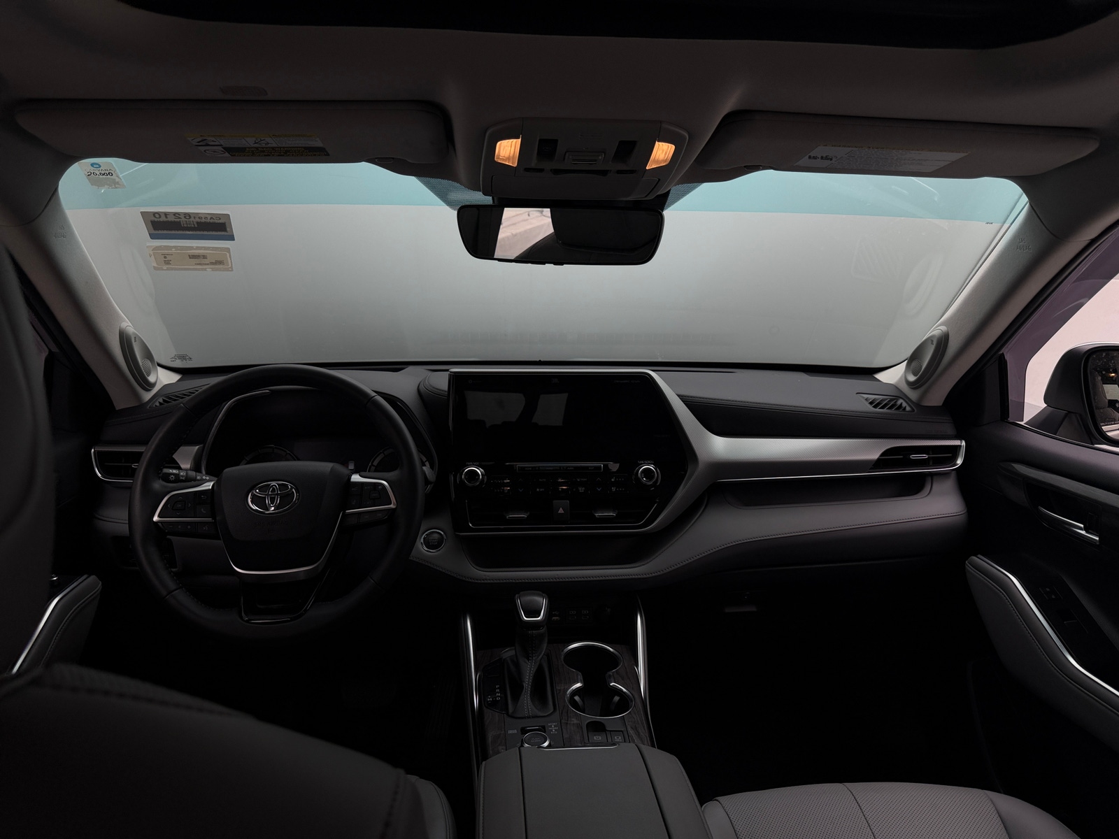 Thumbnail: 2022 Toyota Highlander - 2