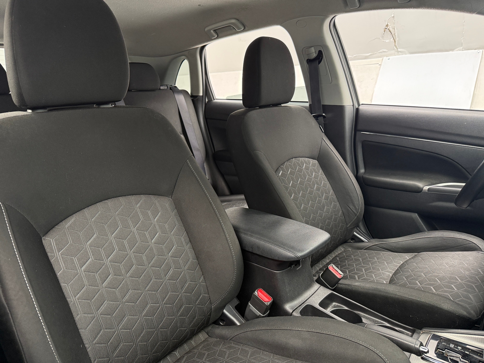 Thumbnail: 2021 Mitsubishi Outlander Sport - 2