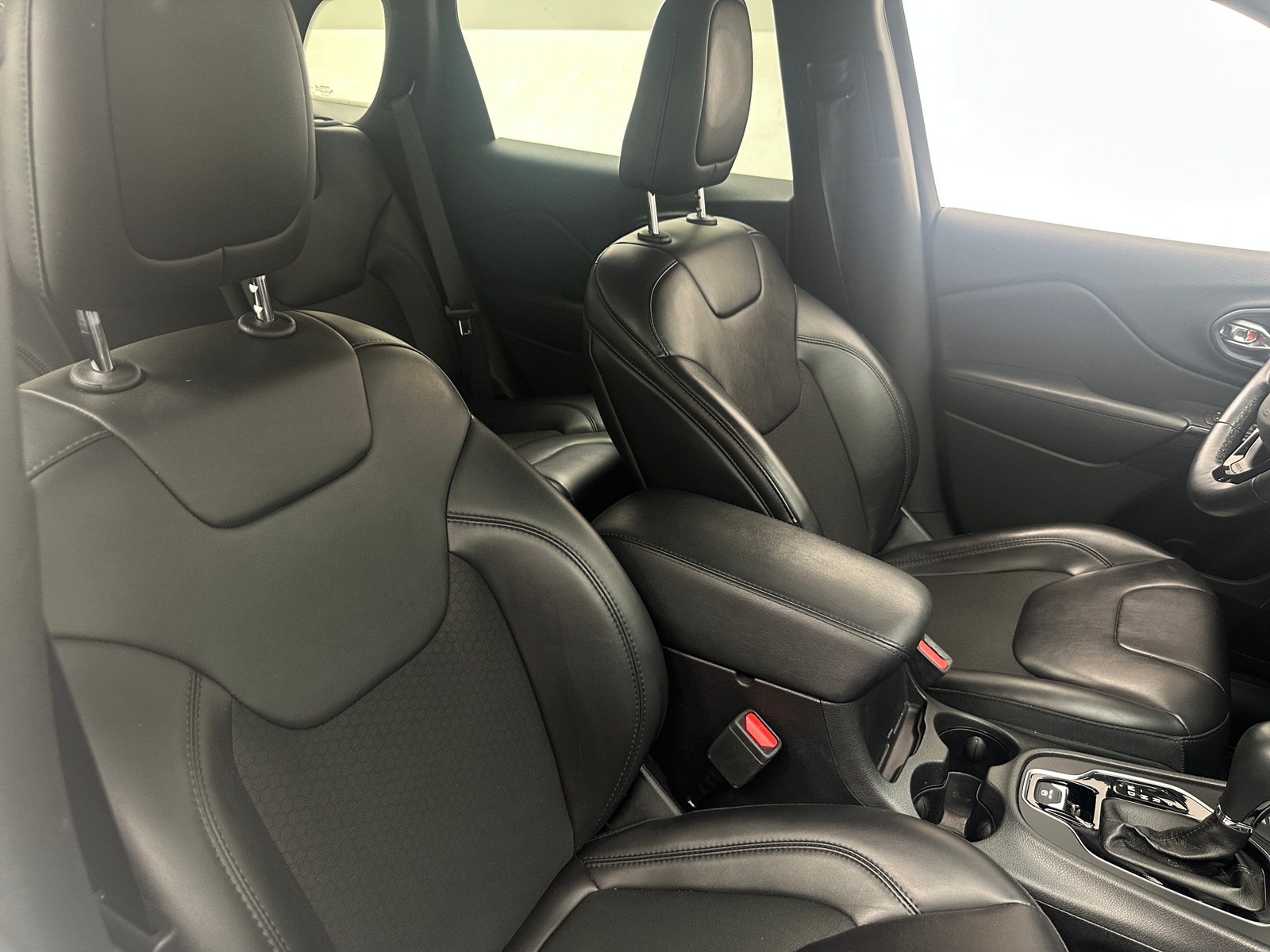Thumbnail: 2019 Jeep Cherokee - 2