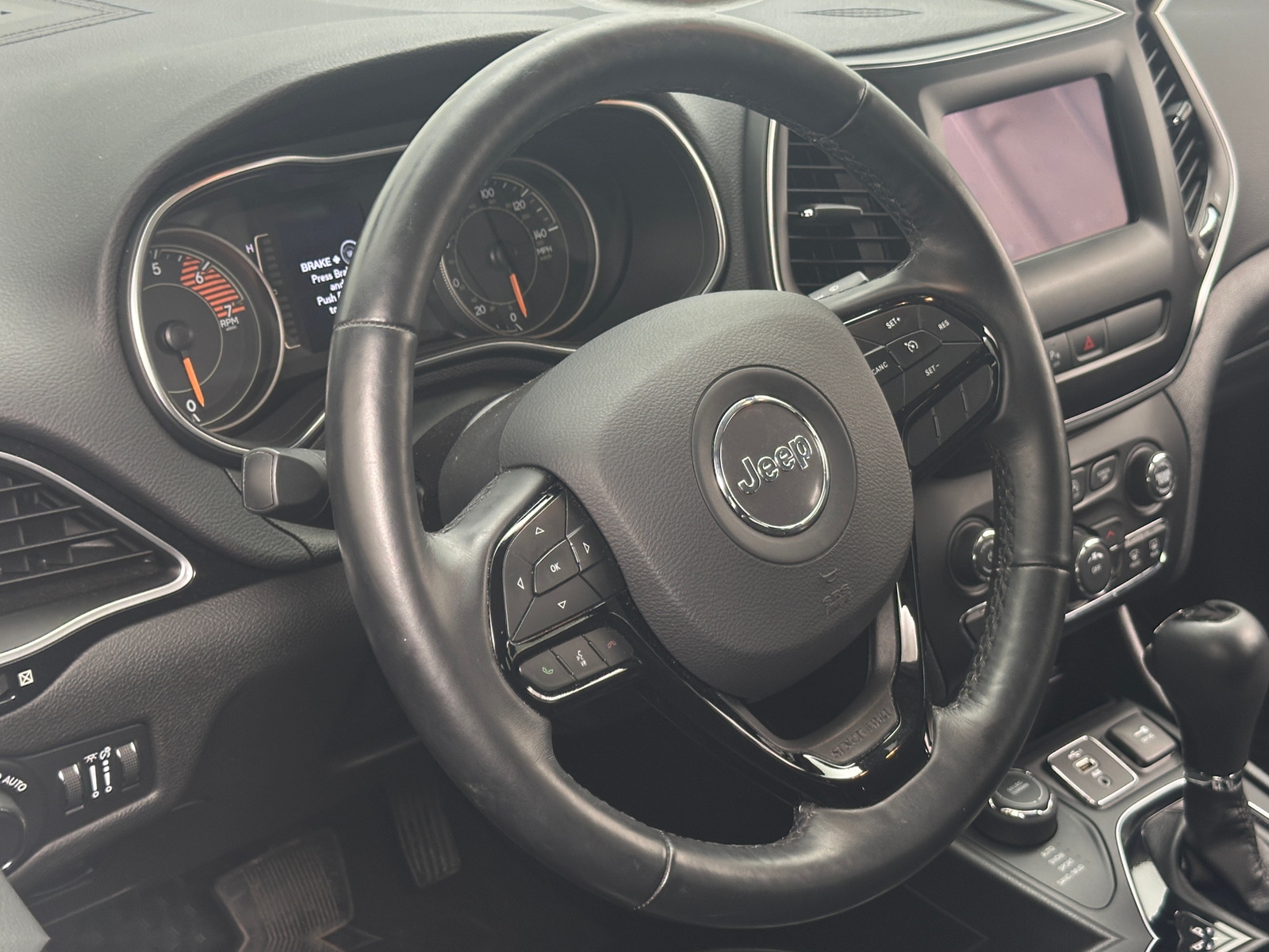 Thumbnail: 2019 Jeep Cherokee - 5