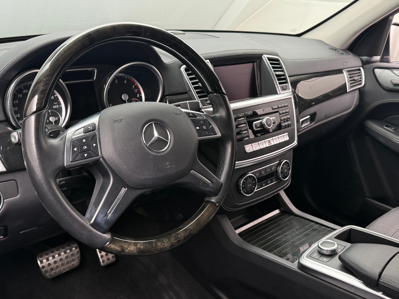 Thumbnail: 2015 Mercedes-Benz M-Class - 4