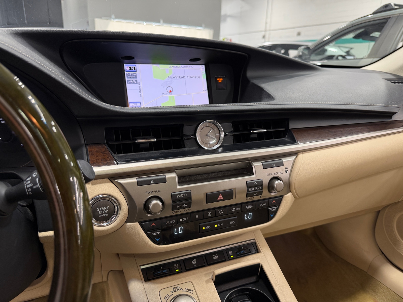 Thumbnail: 2013 Lexus ES - 3