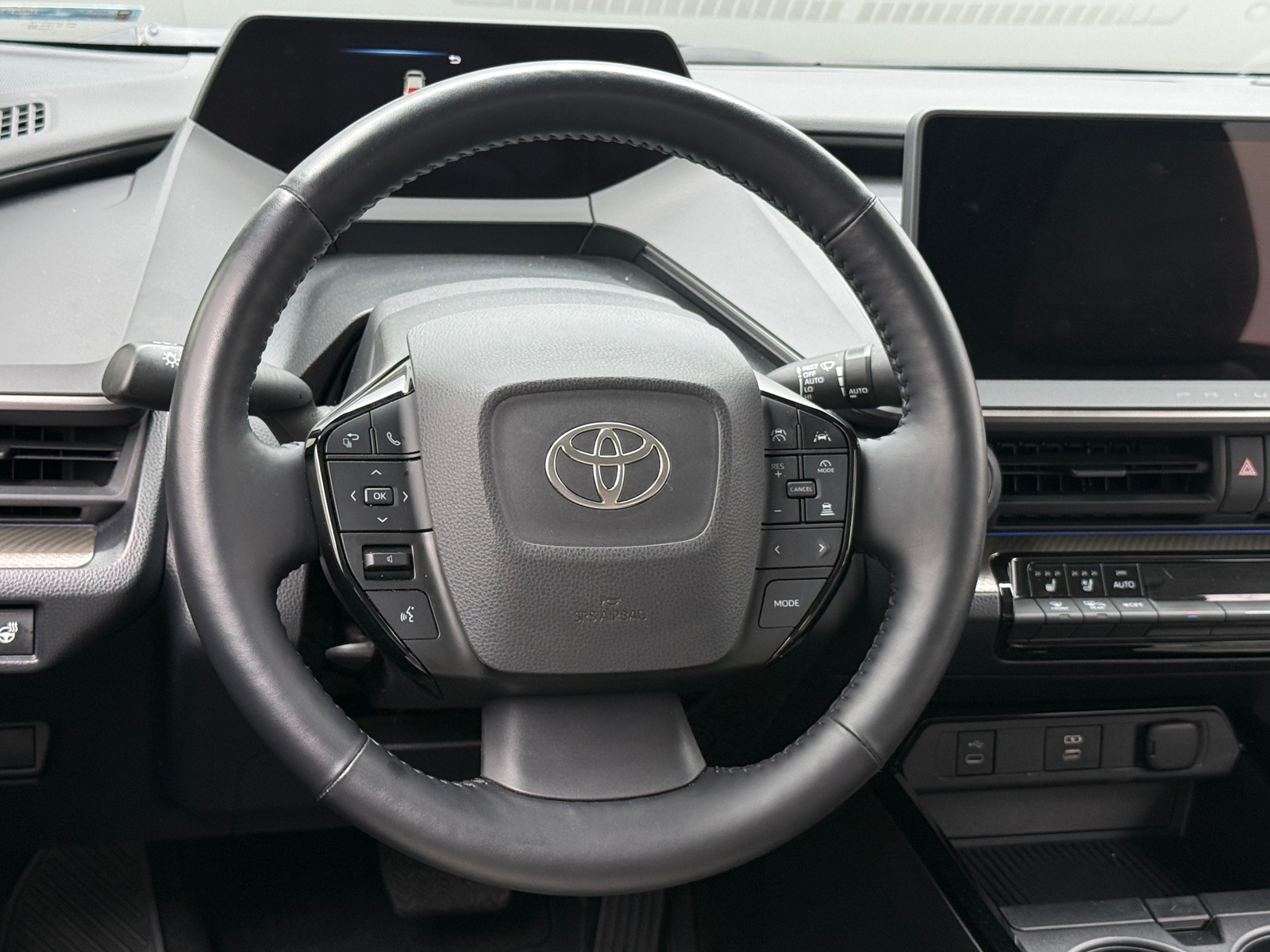 Thumbnail: 2024 Toyota Prius - 4