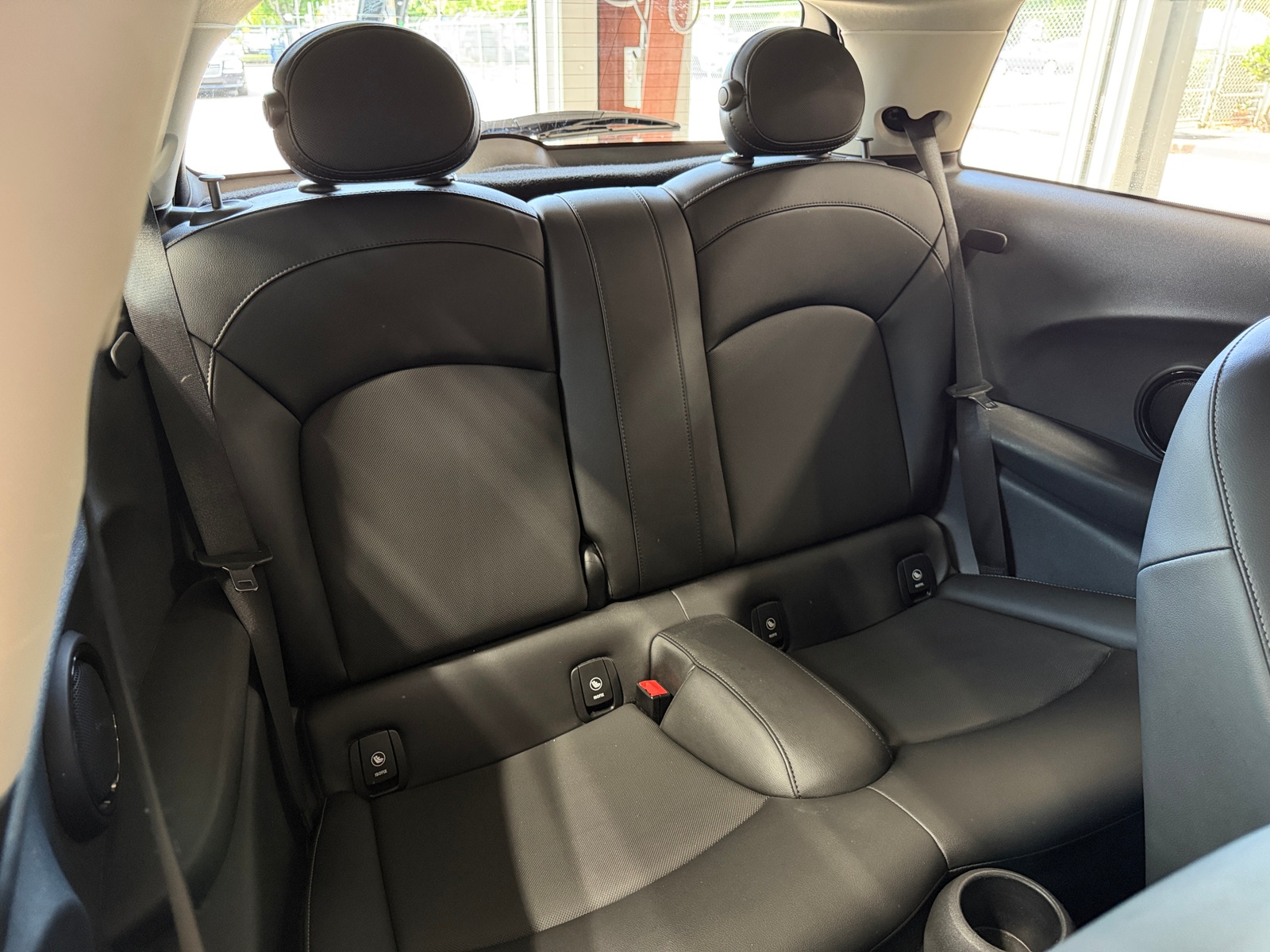 Thumbnail: 2017 MINI Cooper Hardtop - 5