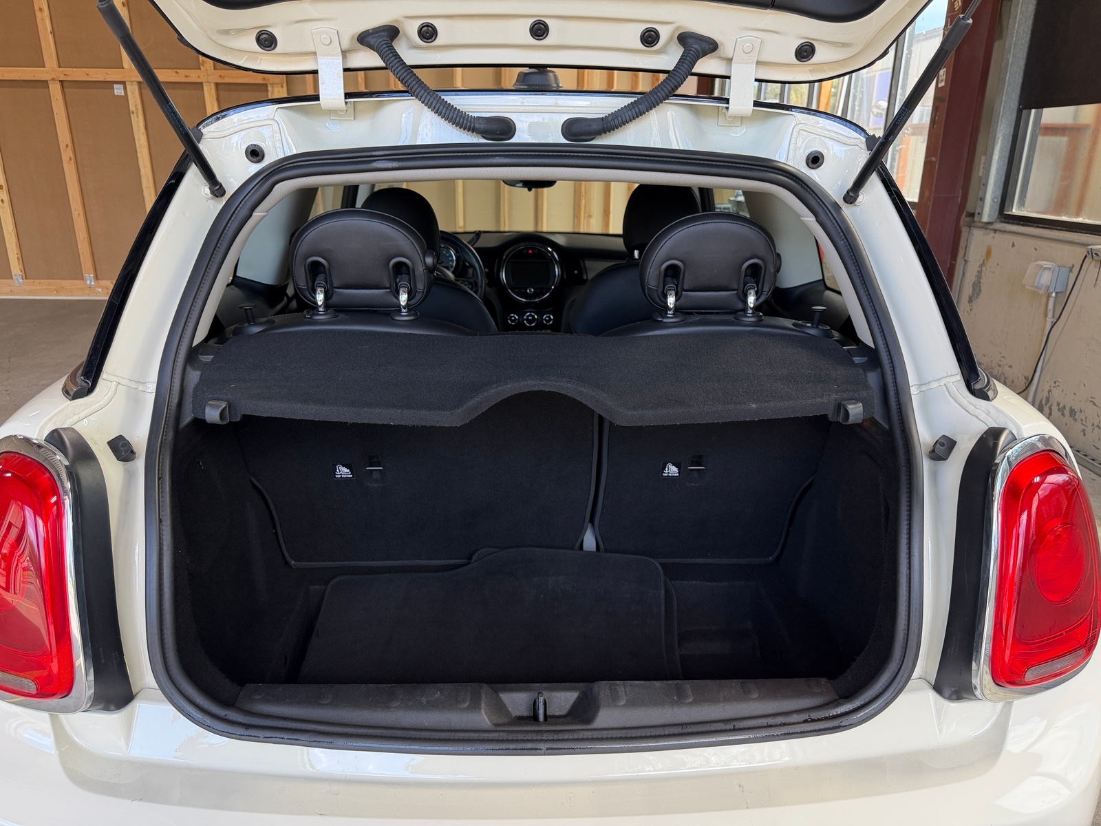 Thumbnail: 2017 MINI Cooper Hardtop - 6