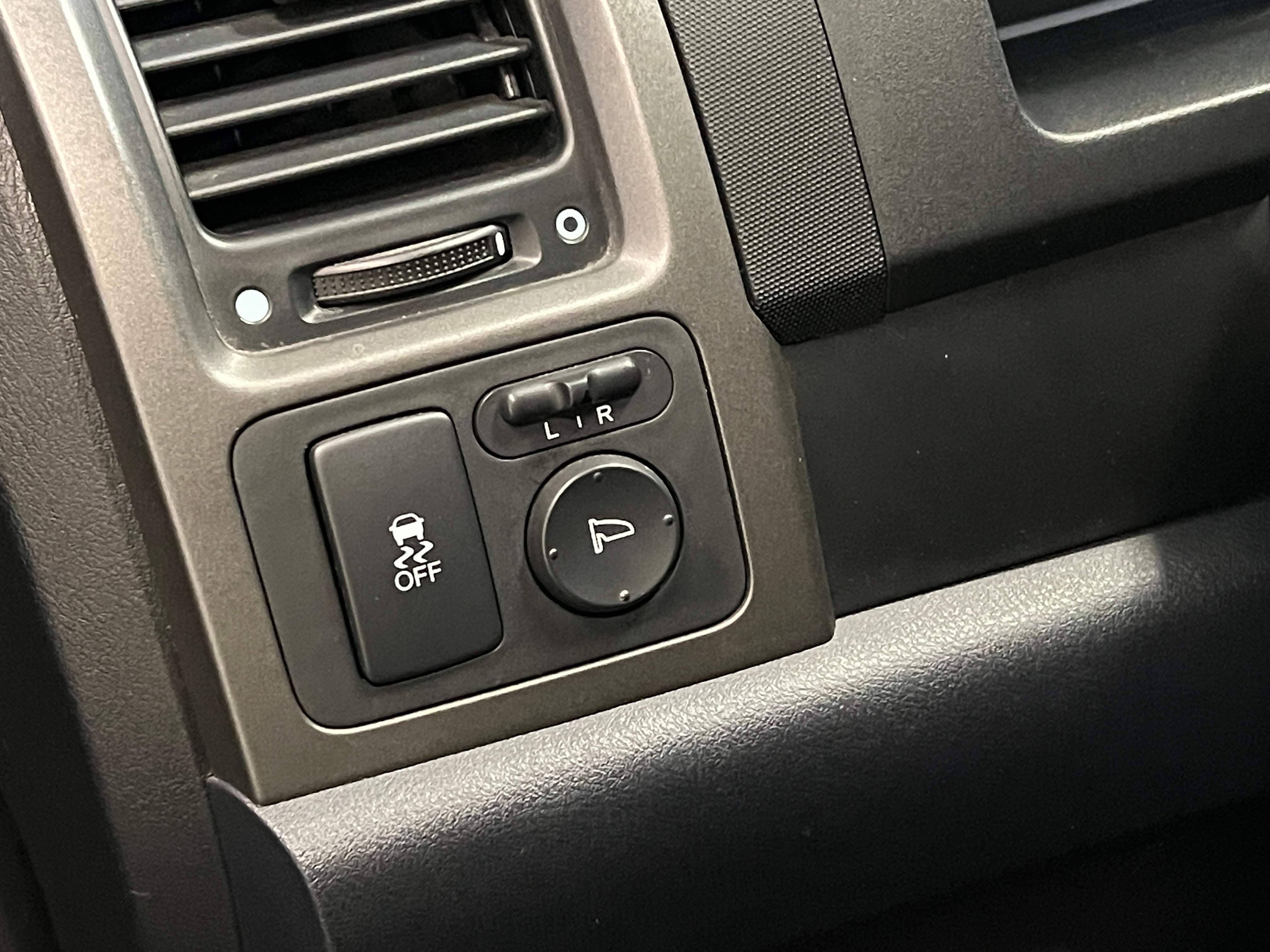 Used 2010 Honda CR-V LX with VIN 5J6RE3H35AL038455 for sale in Pewaukee, WI