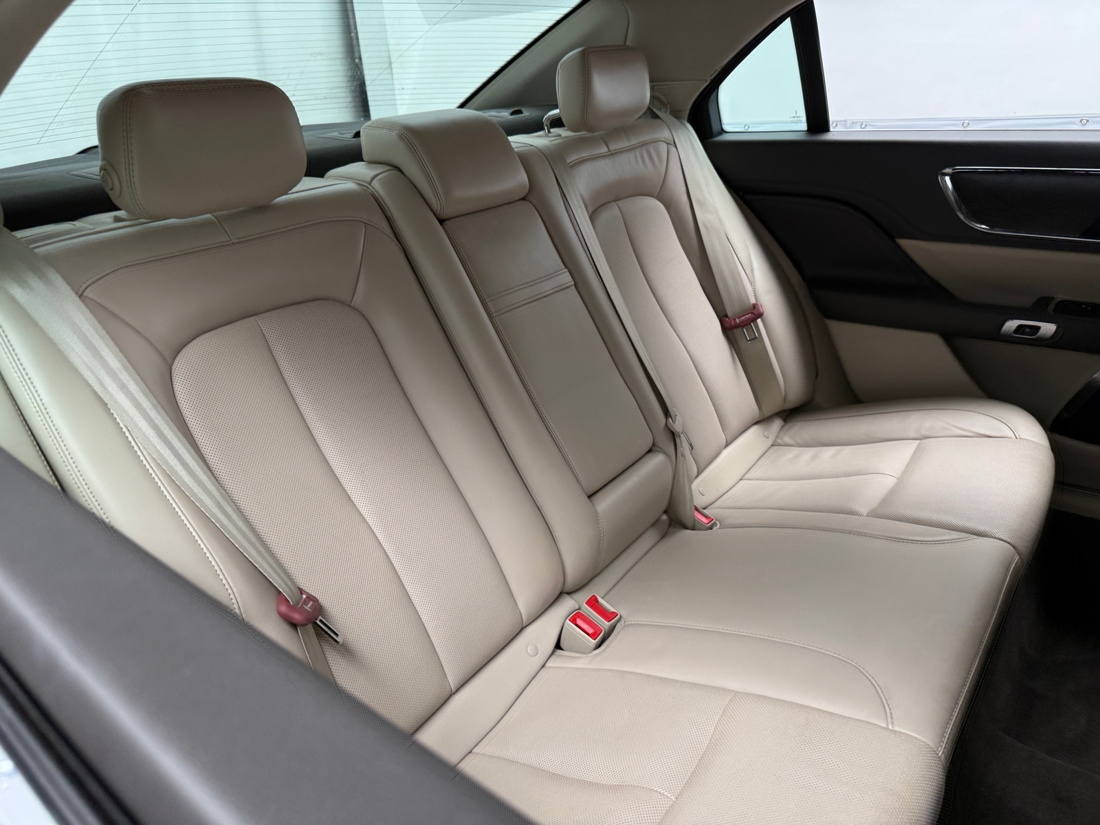 Thumbnail: 2018 Lincoln Continental - 5