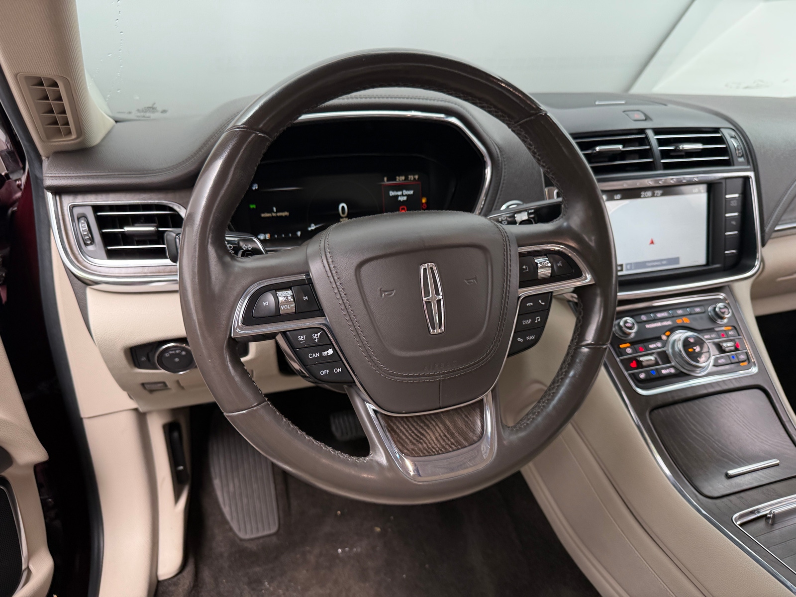 Thumbnail: 2018 Lincoln Continental - 4