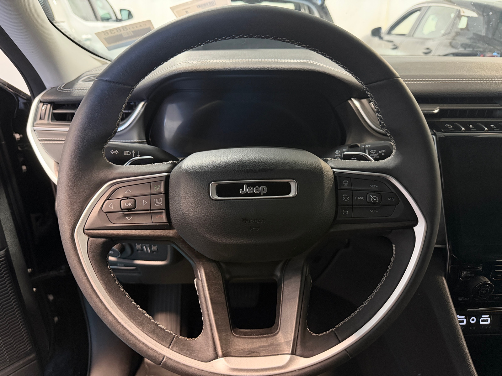 Thumbnail: 2023 Jeep Grand Cherokee - 4