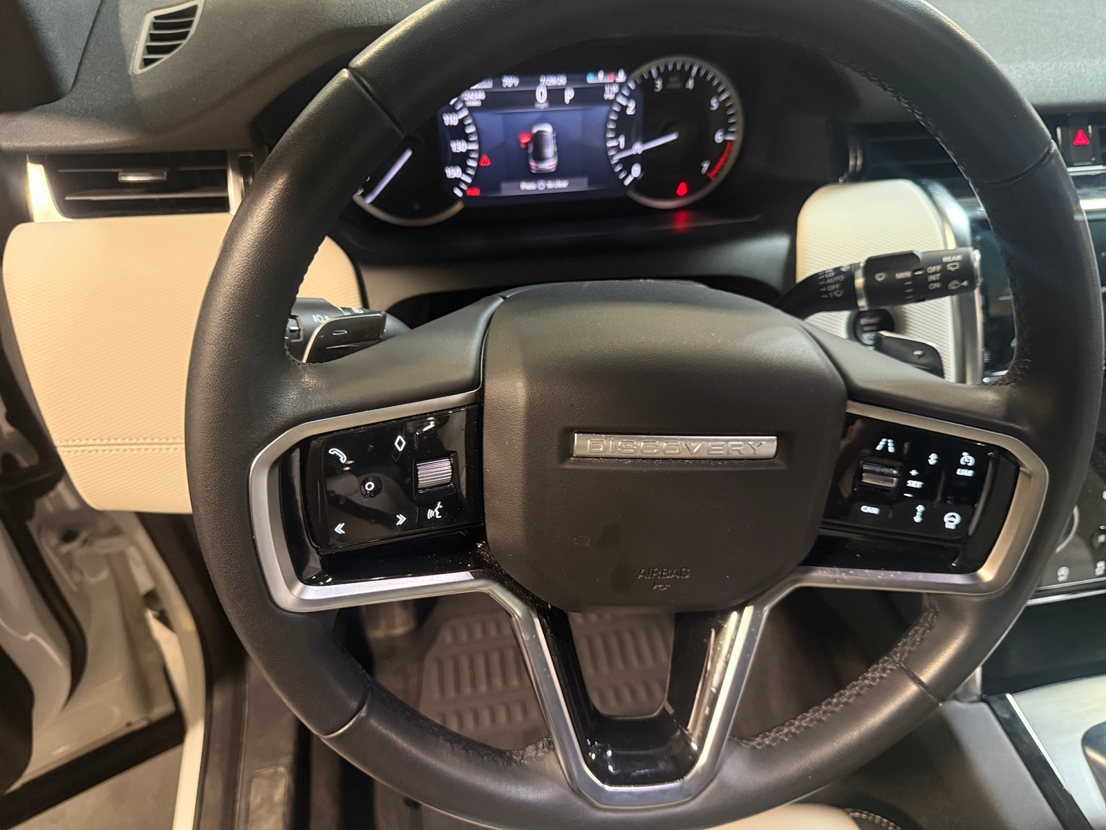 Thumbnail: 2023 Land Rover Discovery Sport - 4