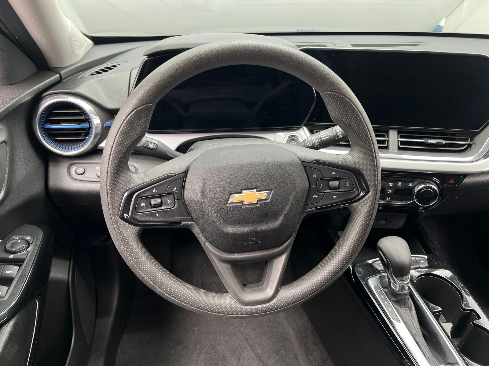 Thumbnail: 2025 Chevrolet Trax - 4