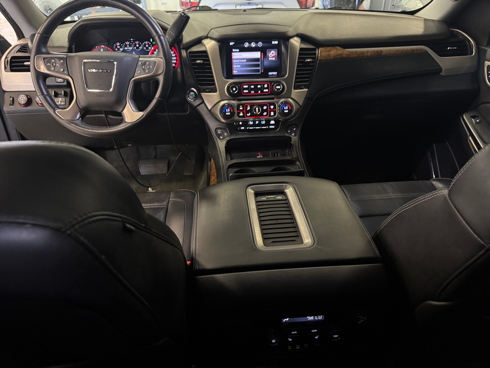Thumbnail: 2015 GMC Yukon XL - 2