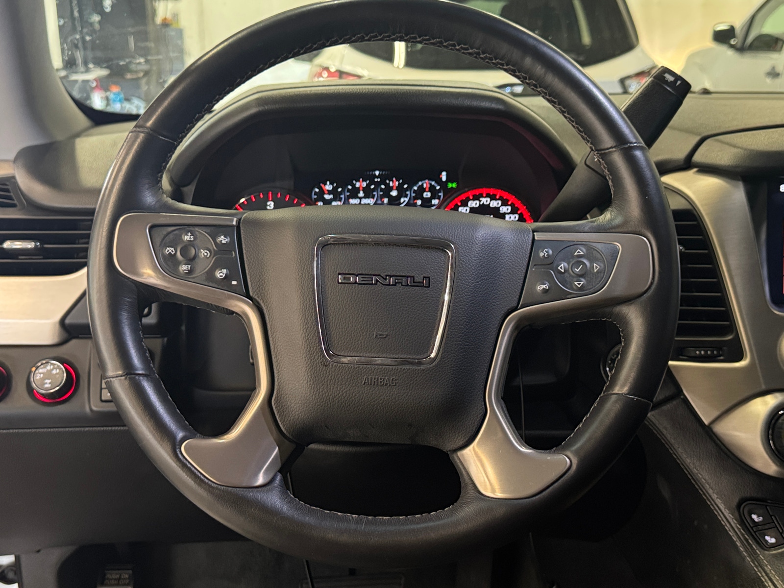 Thumbnail: 2015 GMC Yukon XL - 4
