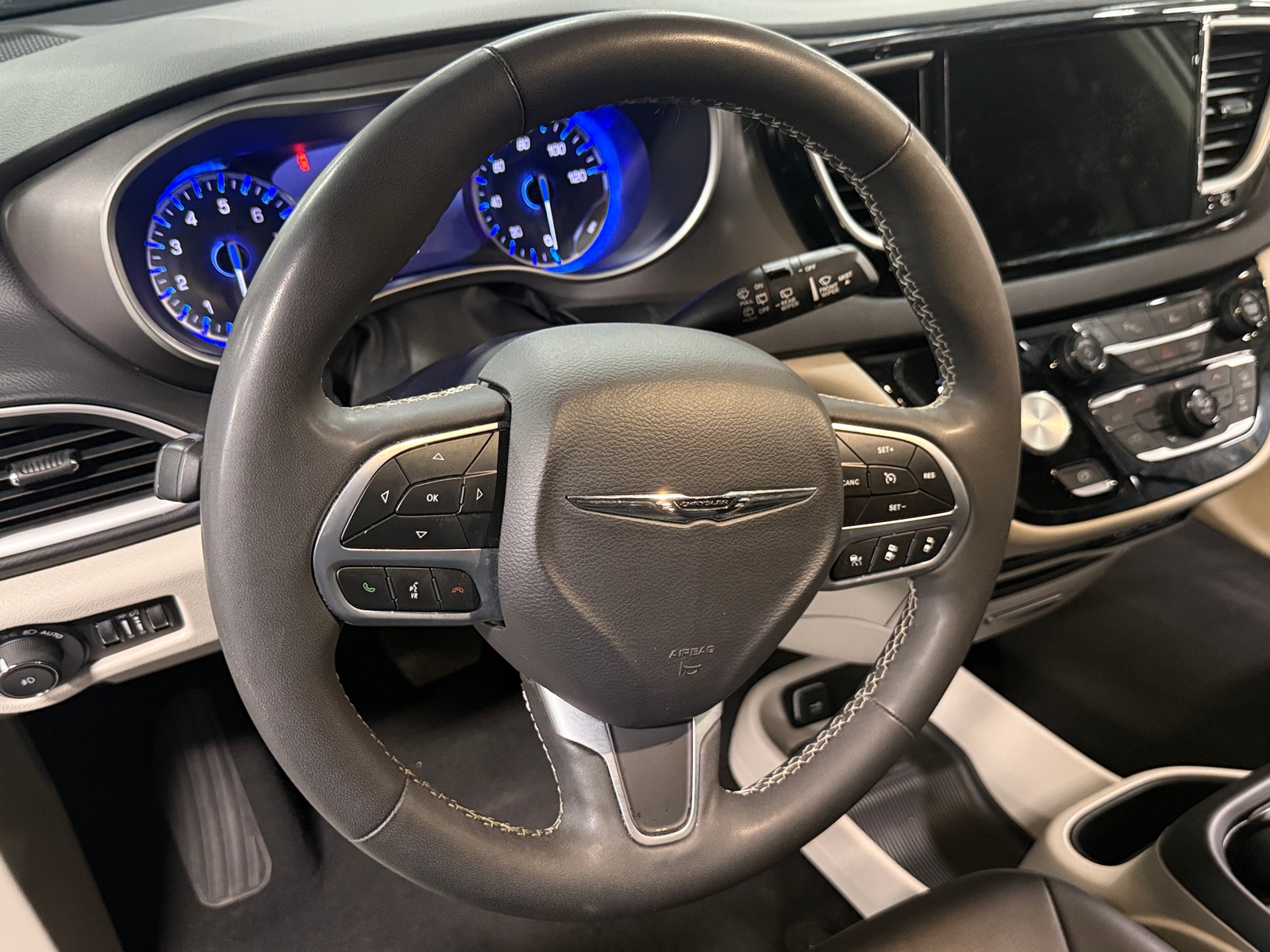Thumbnail: 2024 Chrysler Pacifica - 4