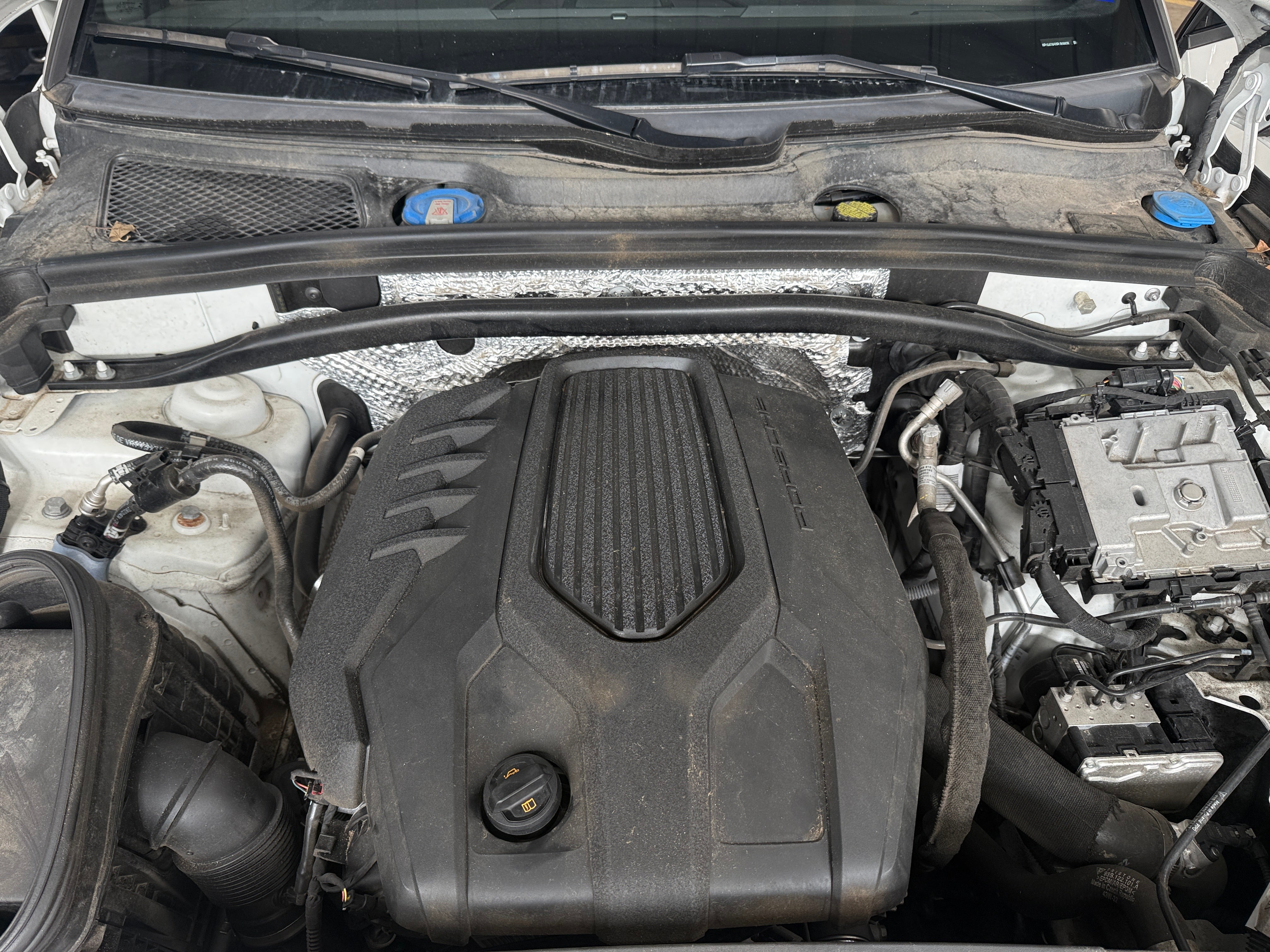 2023 Porsche Macan T