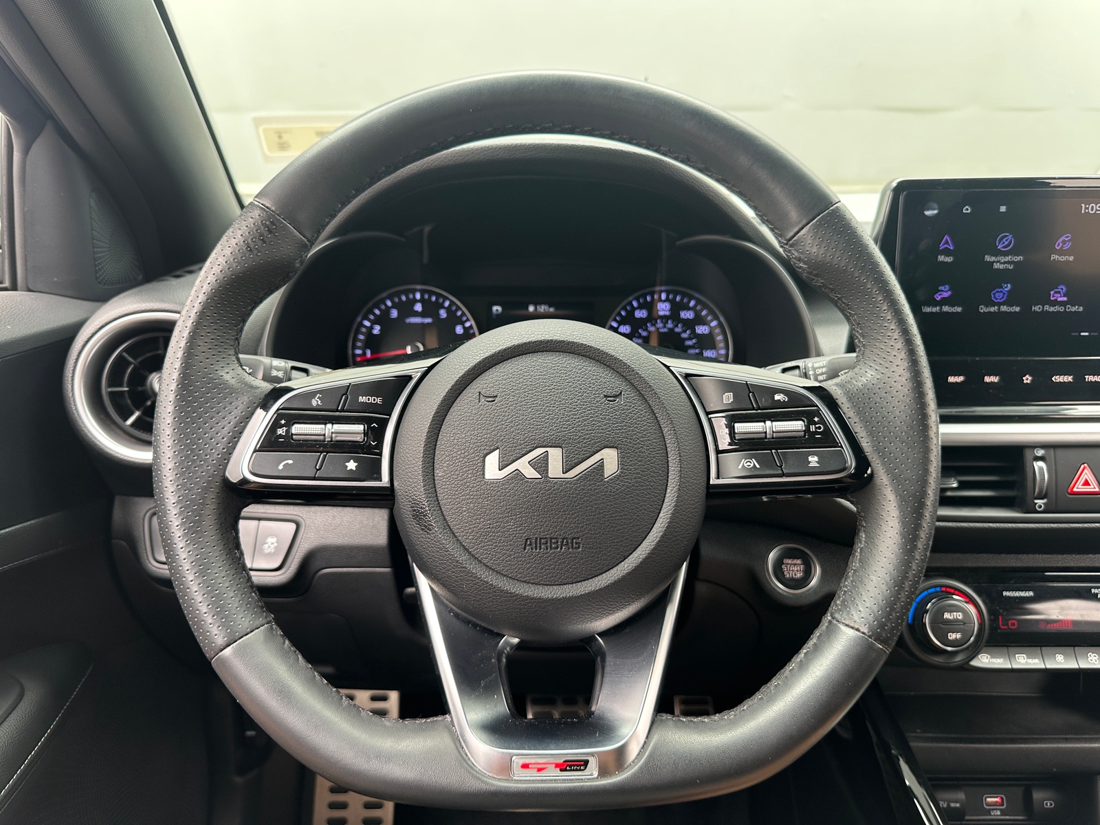 Thumbnail: 2024 Kia Forte - 4