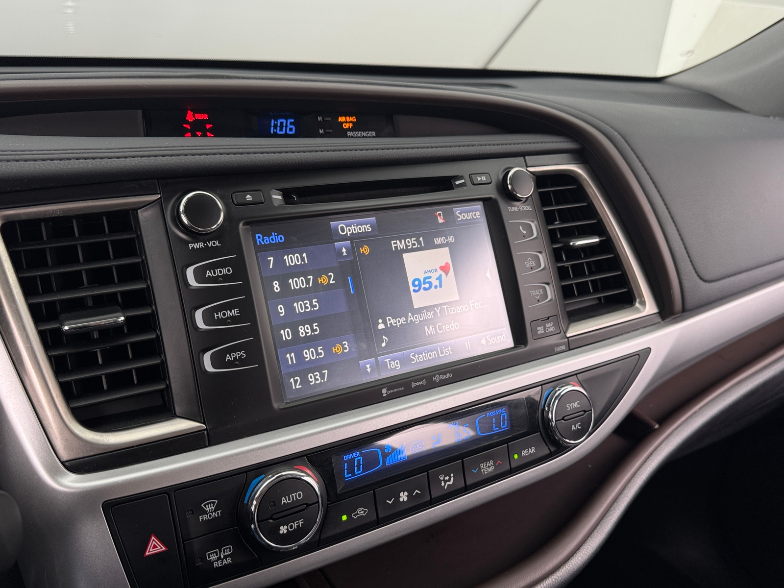 Thumbnail: 2019 Toyota Highlander - 3