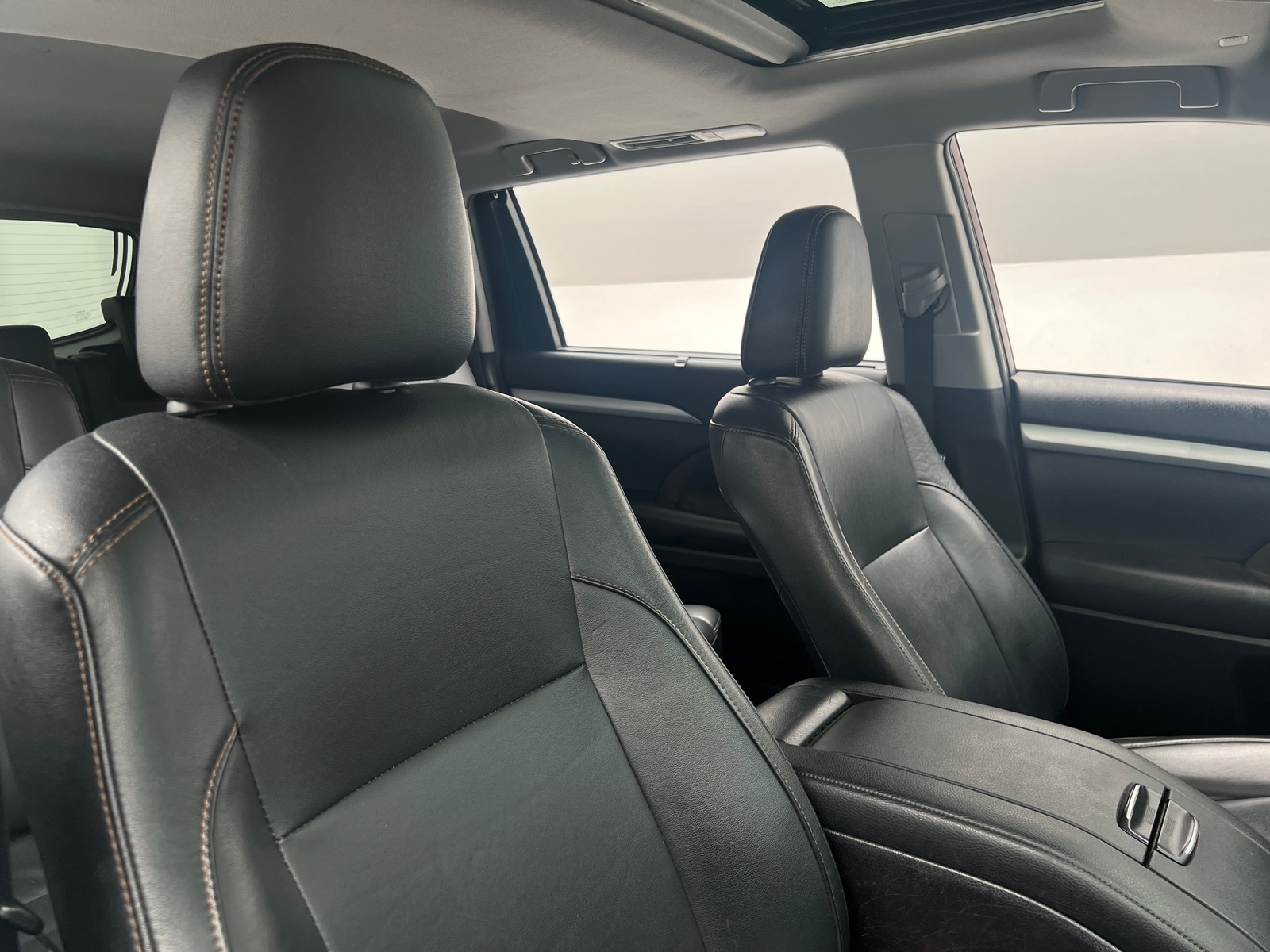 Thumbnail: 2019 Toyota Highlander - 2
