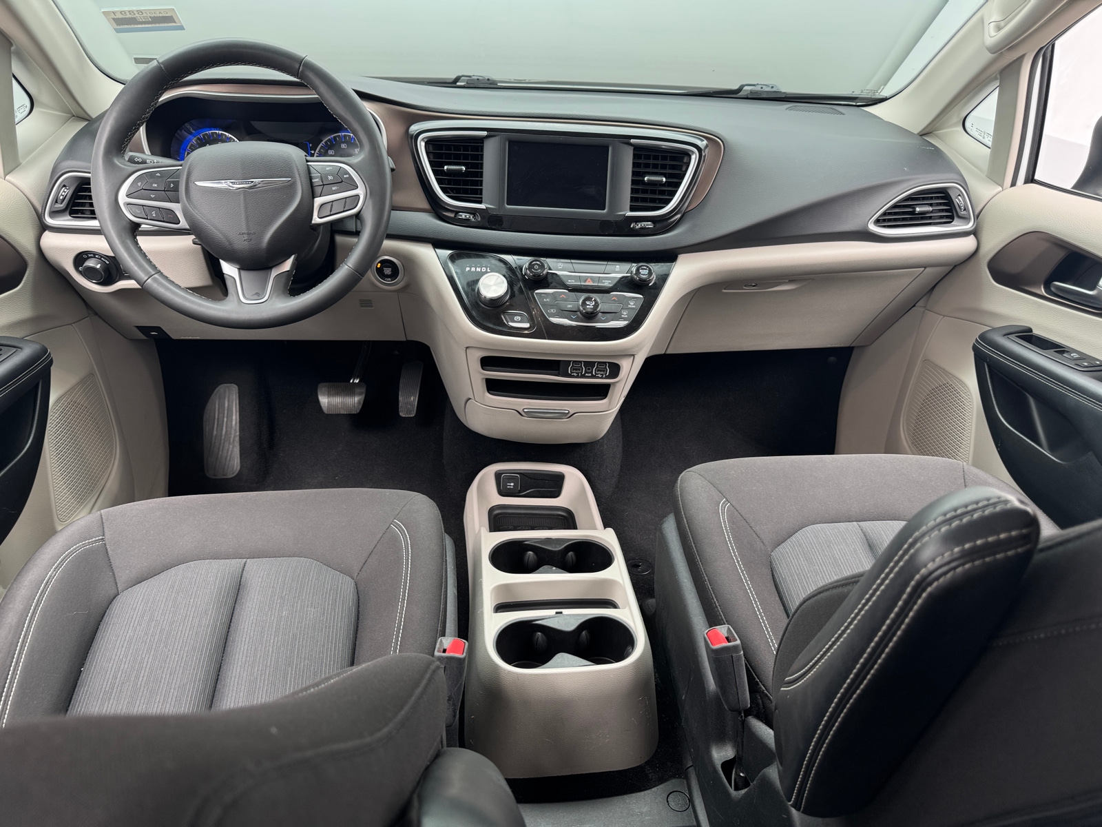 Thumbnail: 2023 Chrysler Voyager - 3