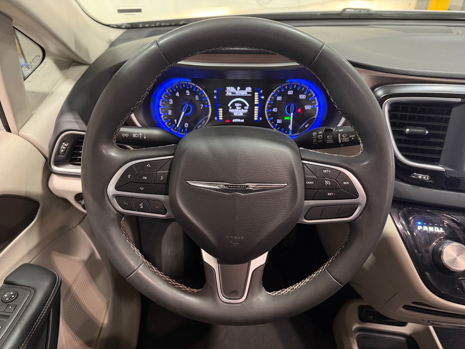 Thumbnail: 2023 Chrysler Voyager - 5