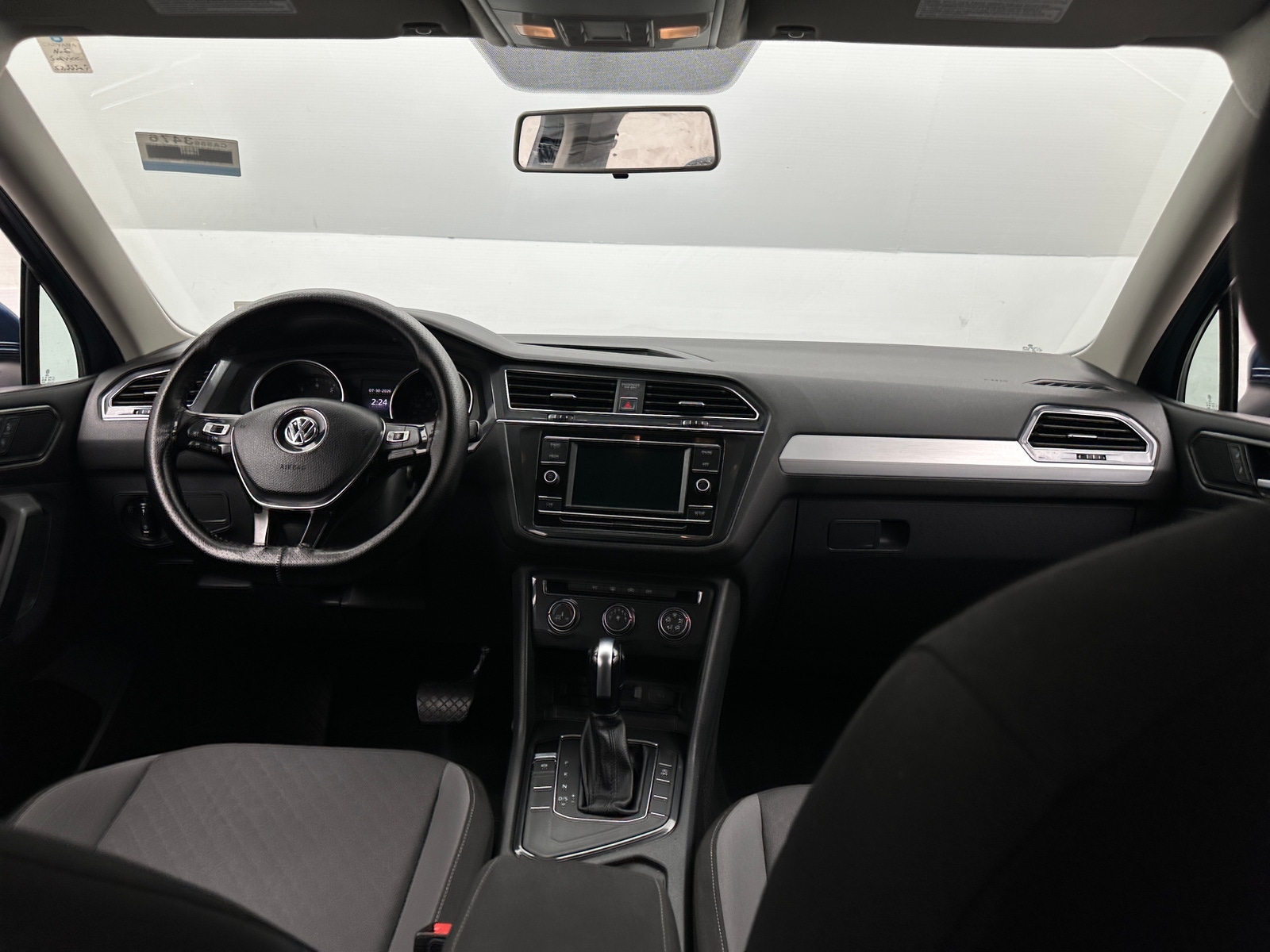 Thumbnail: 2018 Volkswagen Tiguan - 3