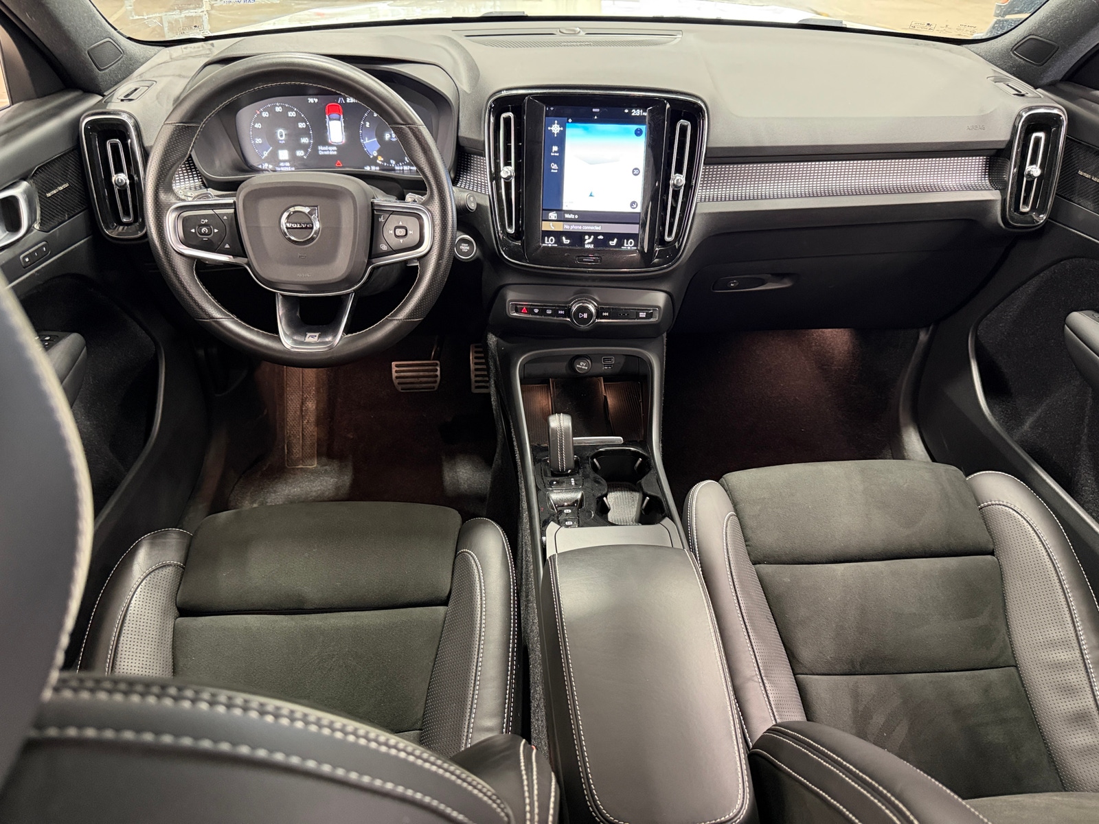 Thumbnail: 2020 Volvo XC40 - 2