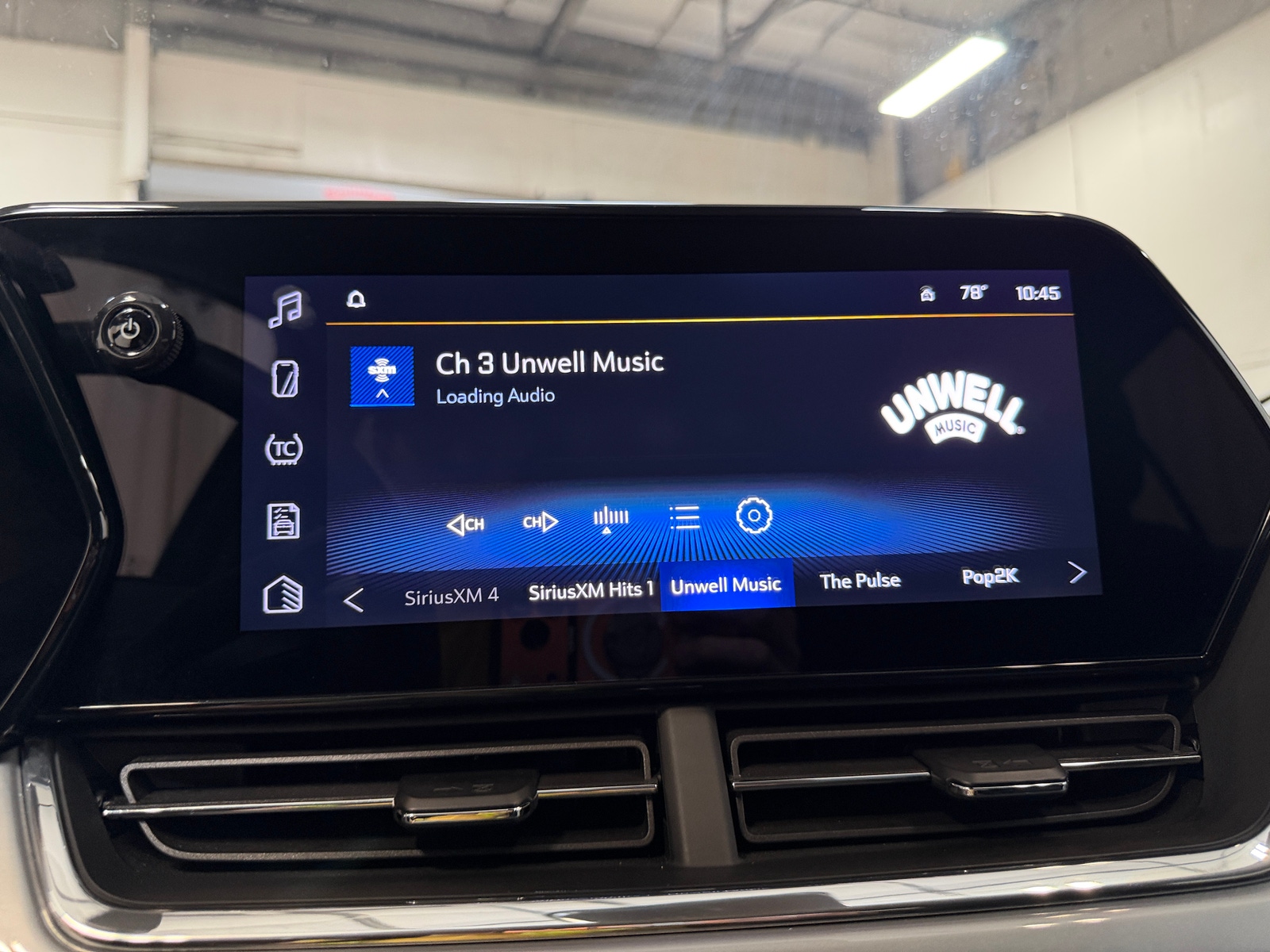 Thumbnail: 2025 Chevrolet Trax - 3