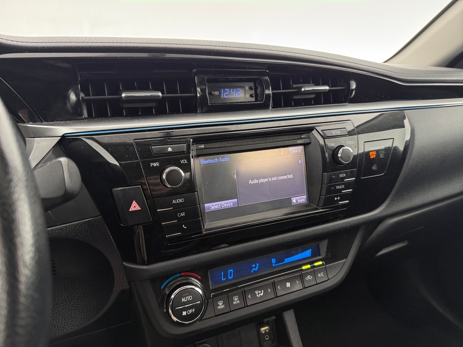 Thumbnail: 2014 Toyota Corolla - 4