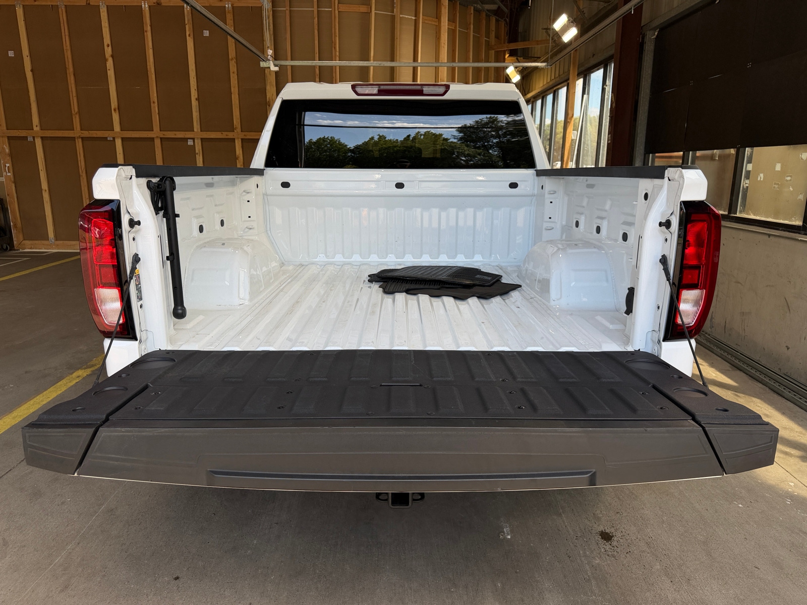 Thumbnail: 2024 GMC Sierra 1500 - 7