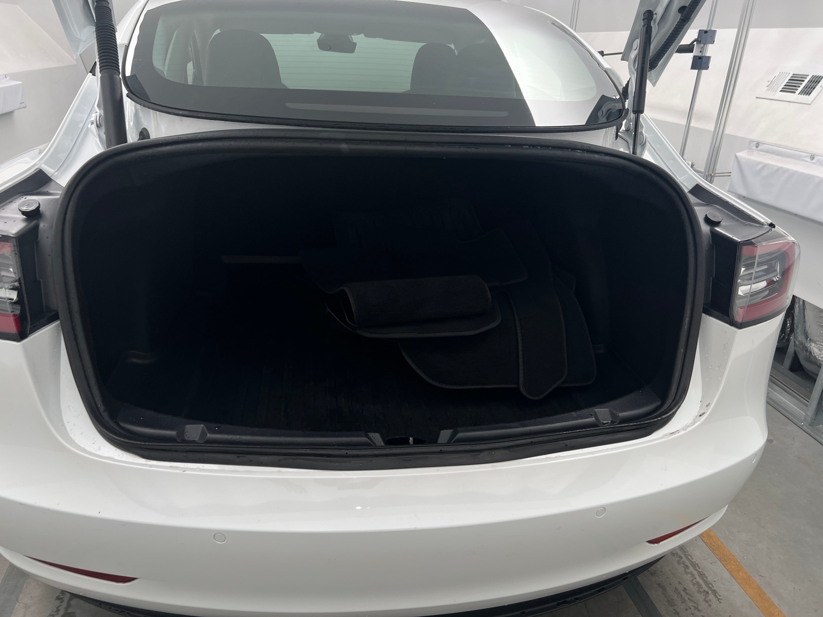 Thumbnail: 2022 Tesla Model 3 - 7