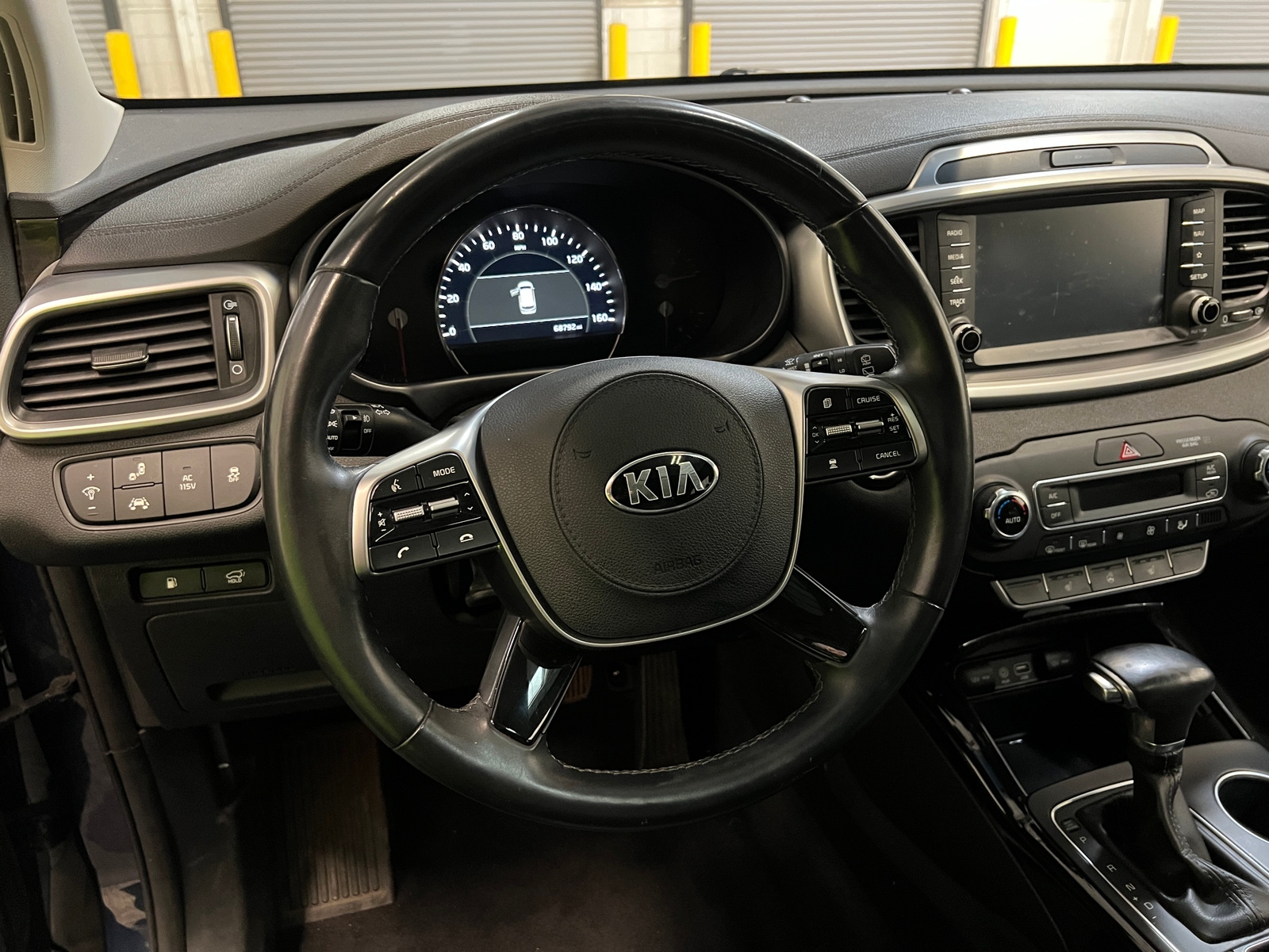 Thumbnail: 2019 Kia Sorento - 4