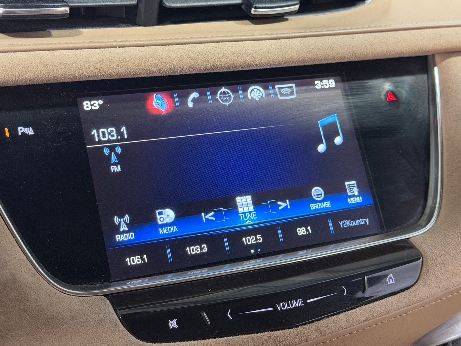 Thumbnail: 2017 Cadillac XT5 - 3